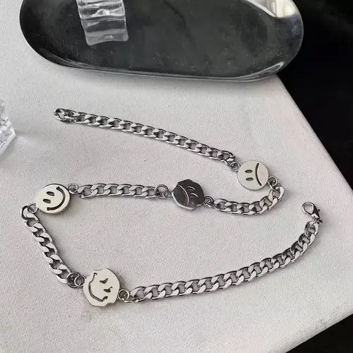 Jewelry × Vintage Smiley Face Pendant Necklace Size ONE SIZE - 1 Thumbnail