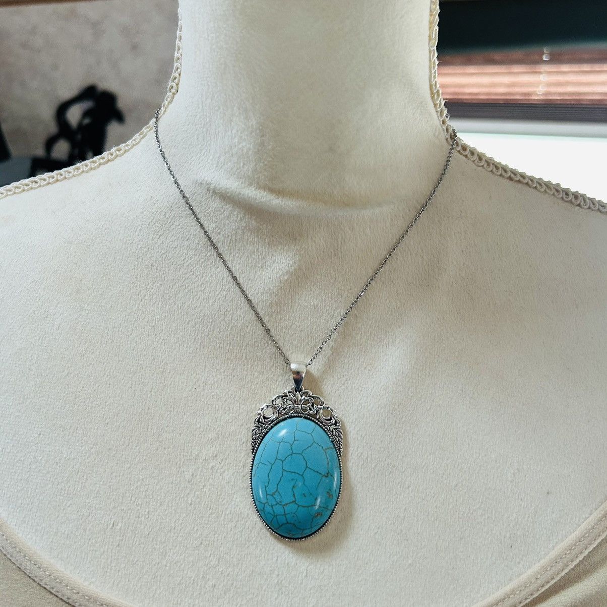 Handmade Handcrafted turquoise dyed howlite cabochon stone necklace Size ONE SIZE - 3 Thumbnail