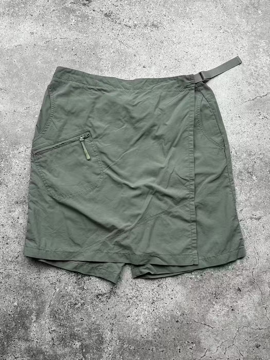 Vintage Vintage Shorts/Skirt C573(V264) Size 27" / US 4 / IT 40 - 2 Thumbnail