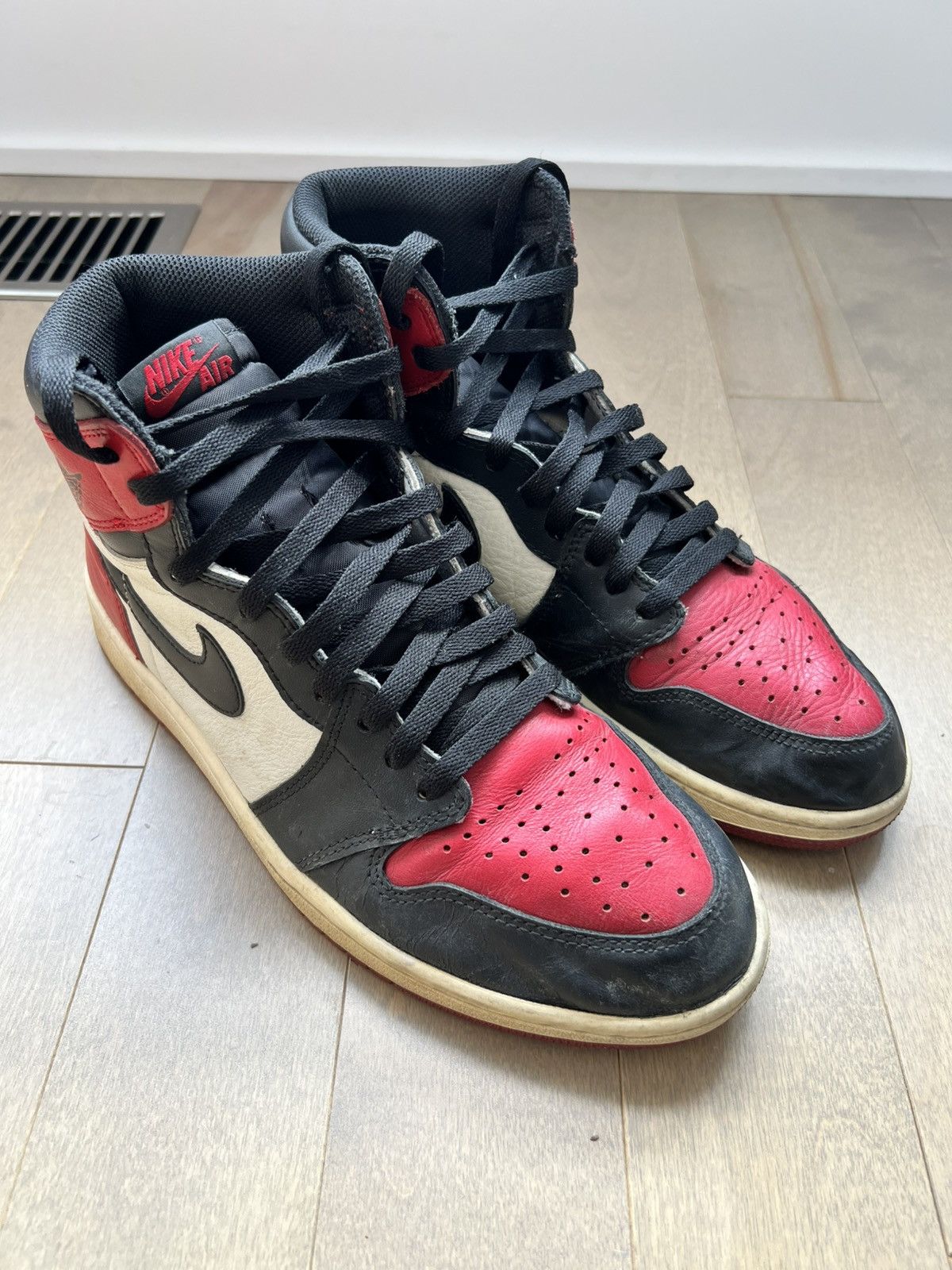Jordan Brand × Nike Air Jordan 1 Bred Toe Size US 10 / EU 43 - 7 Thumbnail