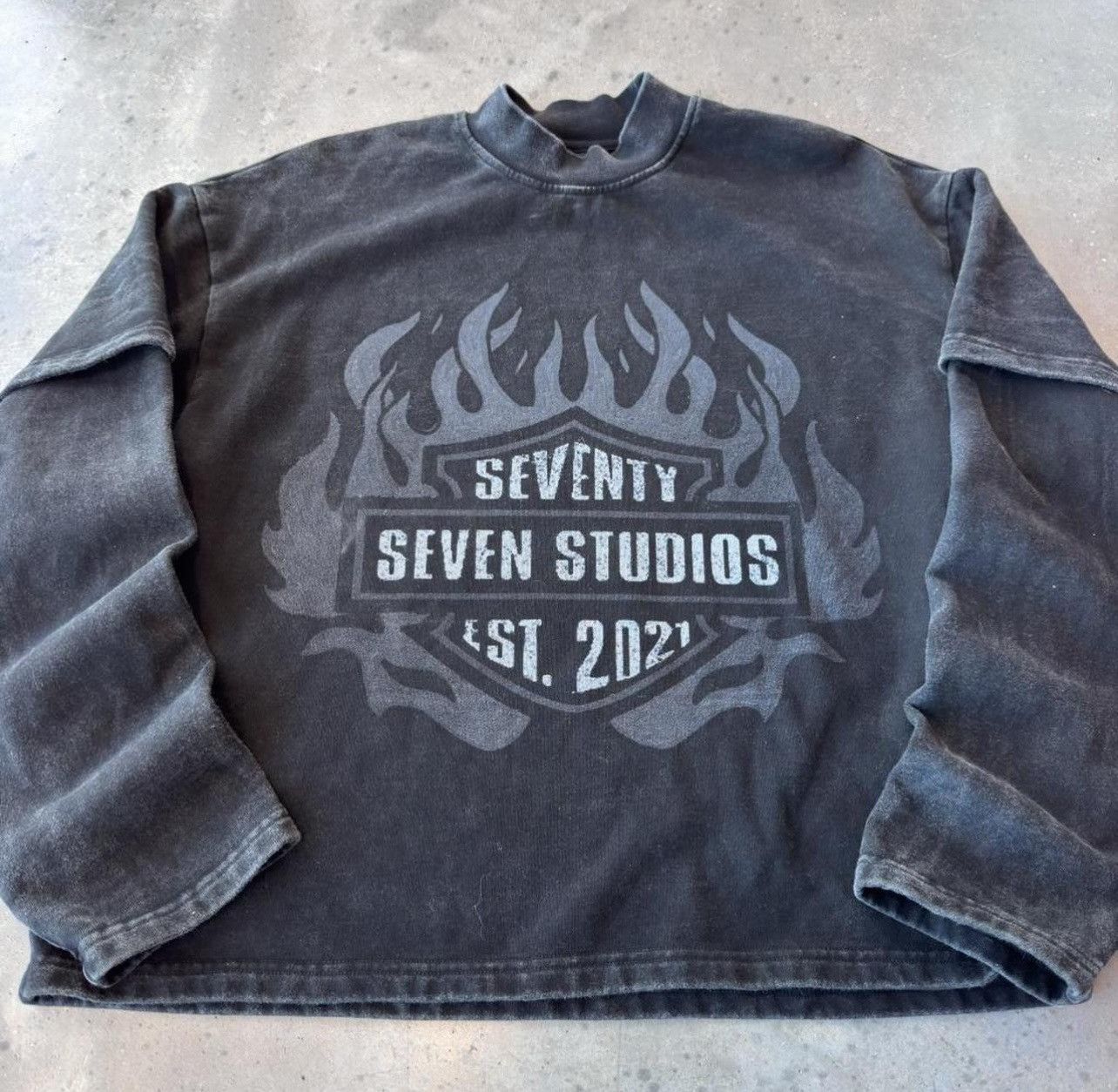 Vintage Y2K sweatshirt flame seventy seven faded Size US L / EU 52-54 / 3 - 2 Thumbnail