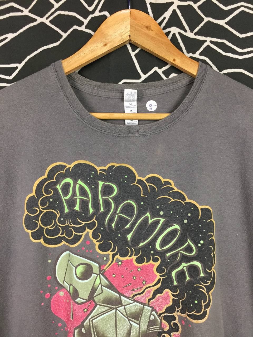 Band Tees Paramore American Alternative Rock Band Tee Size US M / EU 48-50 / 2 - 3 Thumbnail