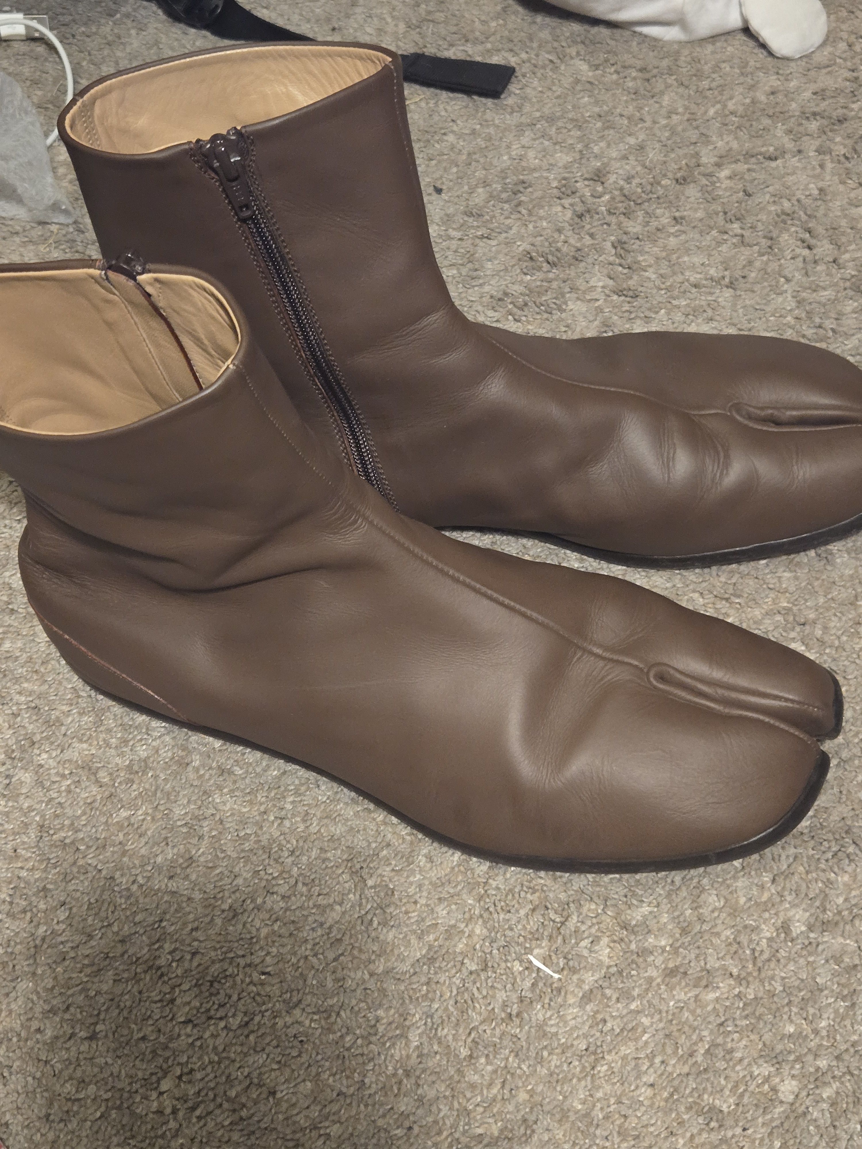 Maison Margiela Maison Margiela Flat Ankle Brown Tabi Boots EU 45 Size US 12 / EU 45 - 1 Thumbnail