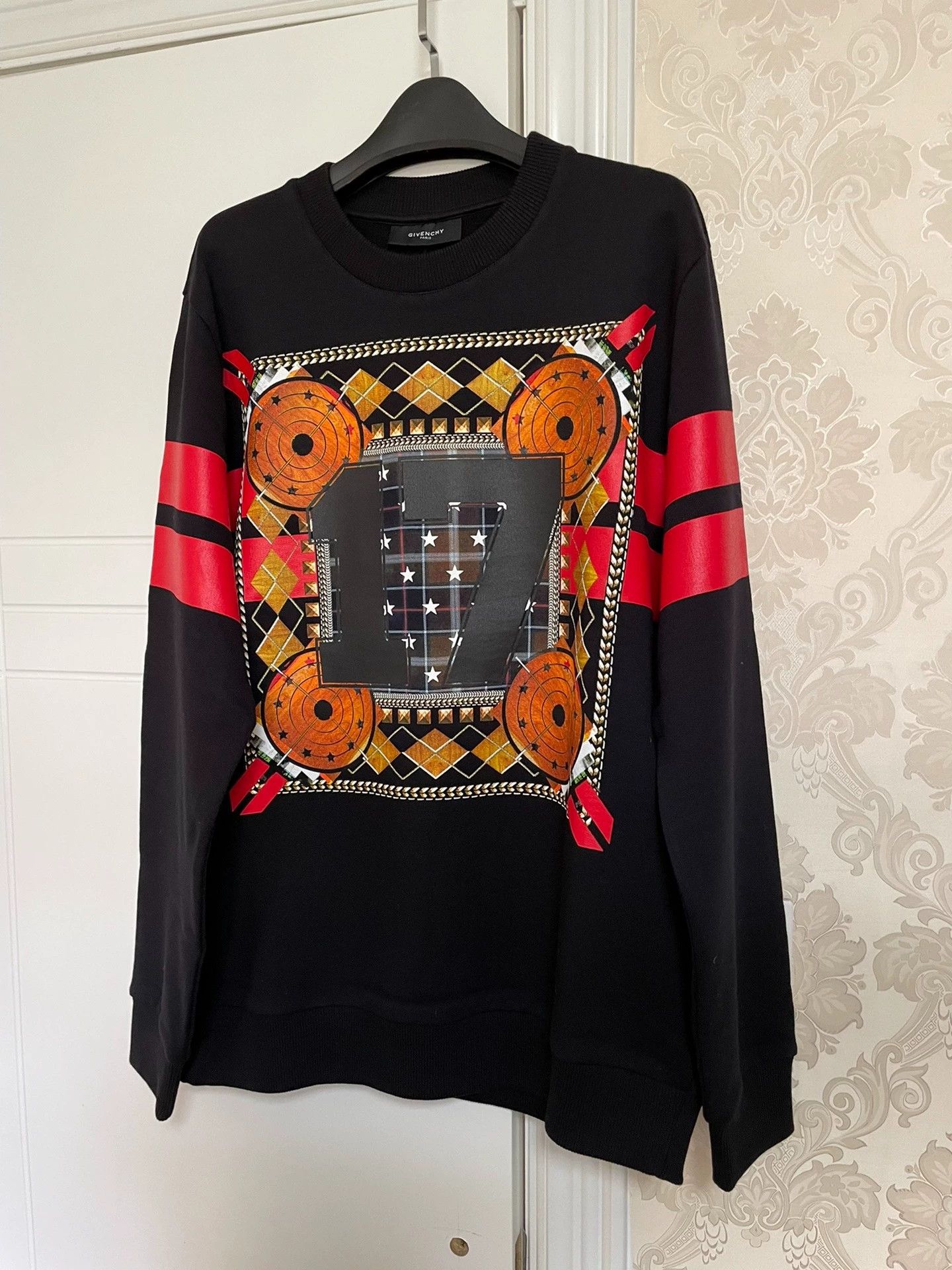 Givenchy Givenchy 17 Target Crewneck Sweatshirt Bieber Size S Size US S / EU 44-46 / 1 - 3 Thumbnail