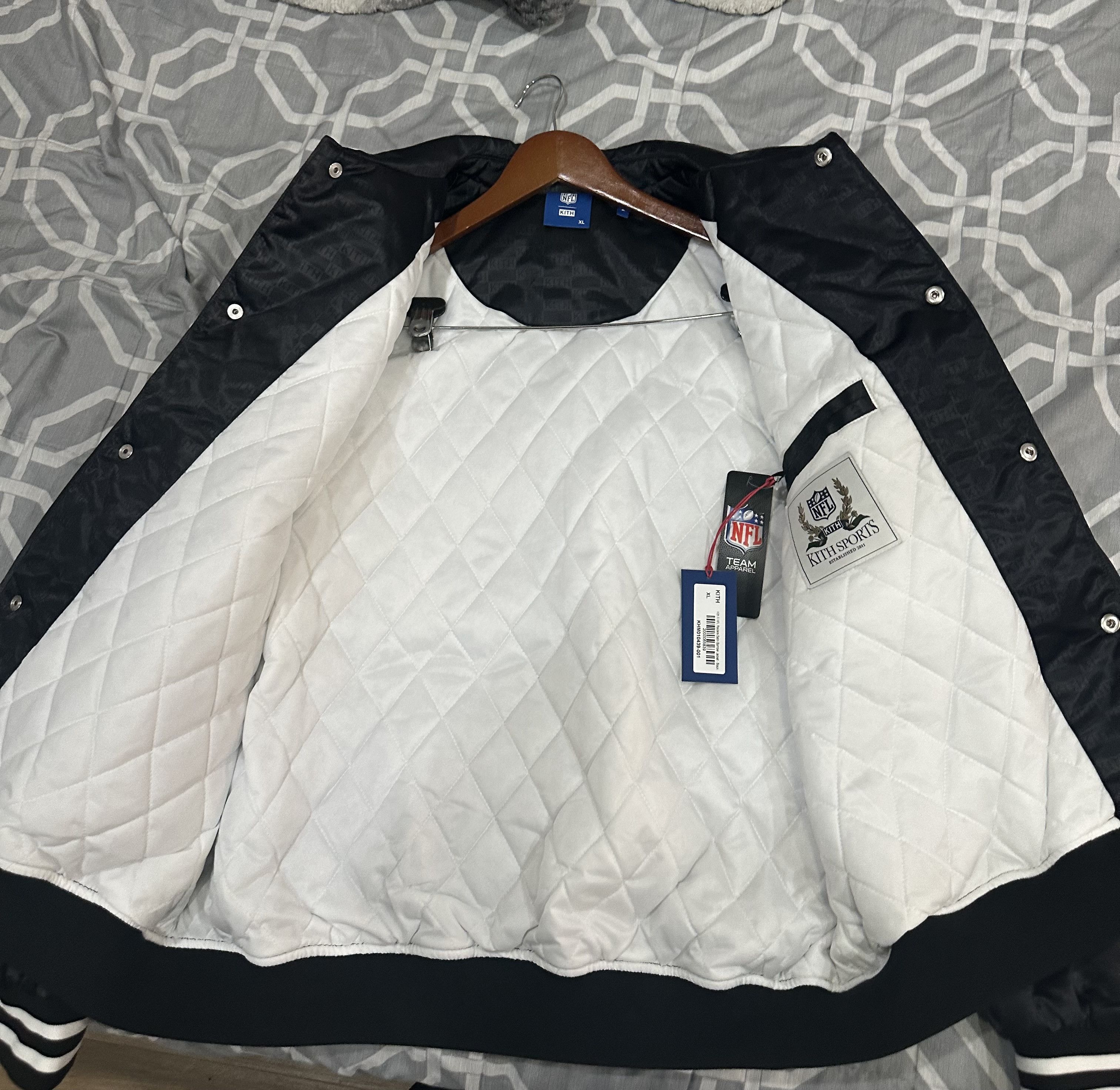 Kith Kith NFL Raiders Satin Bomber Jacket Size US XL / EU 56 / 4 - 7 Thumbnail