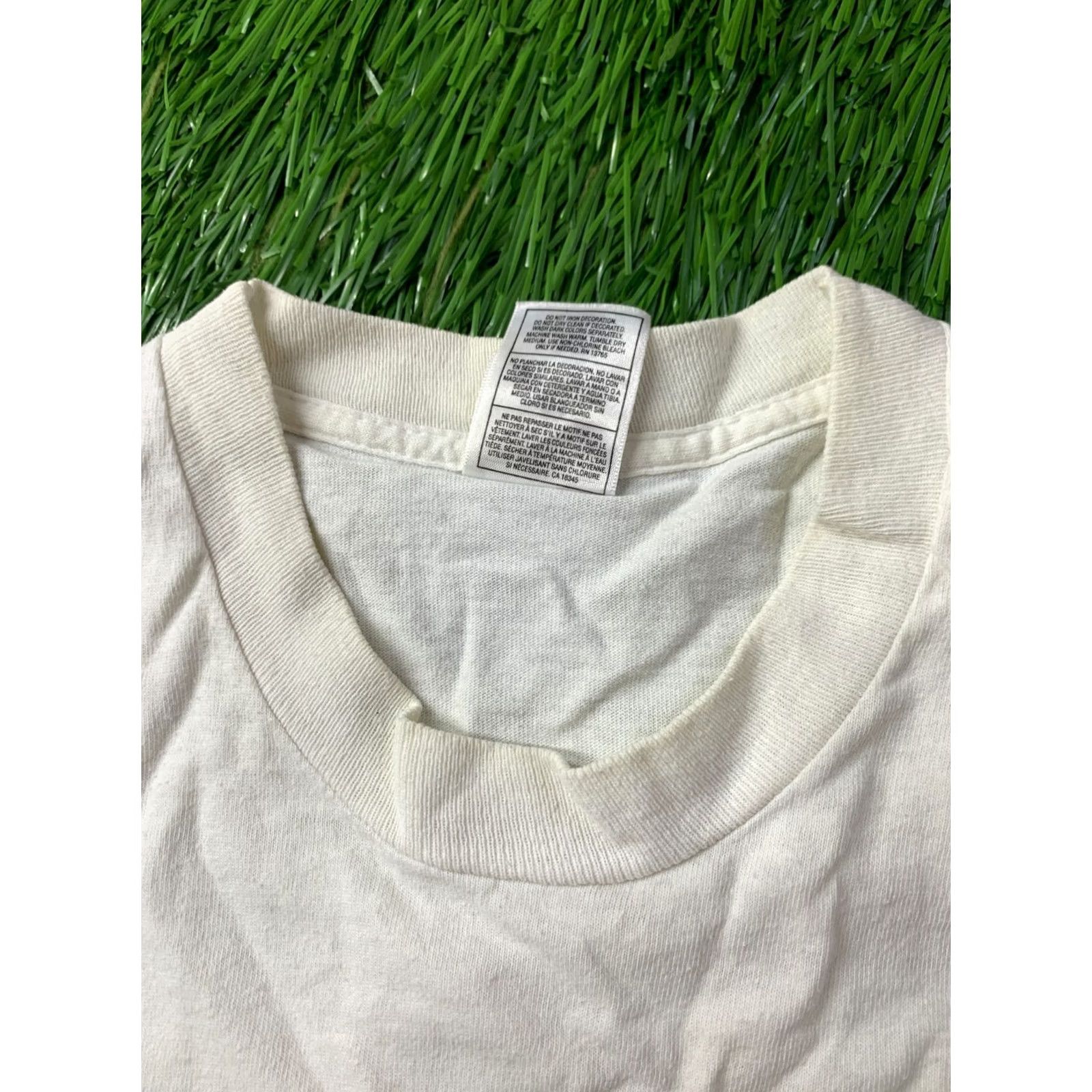 Fruit Of The Loom Brewster's Kananaskis Guest Ranch Shirt Men L White 1990s Vintage Jersey Tee Brand: Fruit of the Loom Size US L / EU 52-54 / 3 - 6 Thumbnail