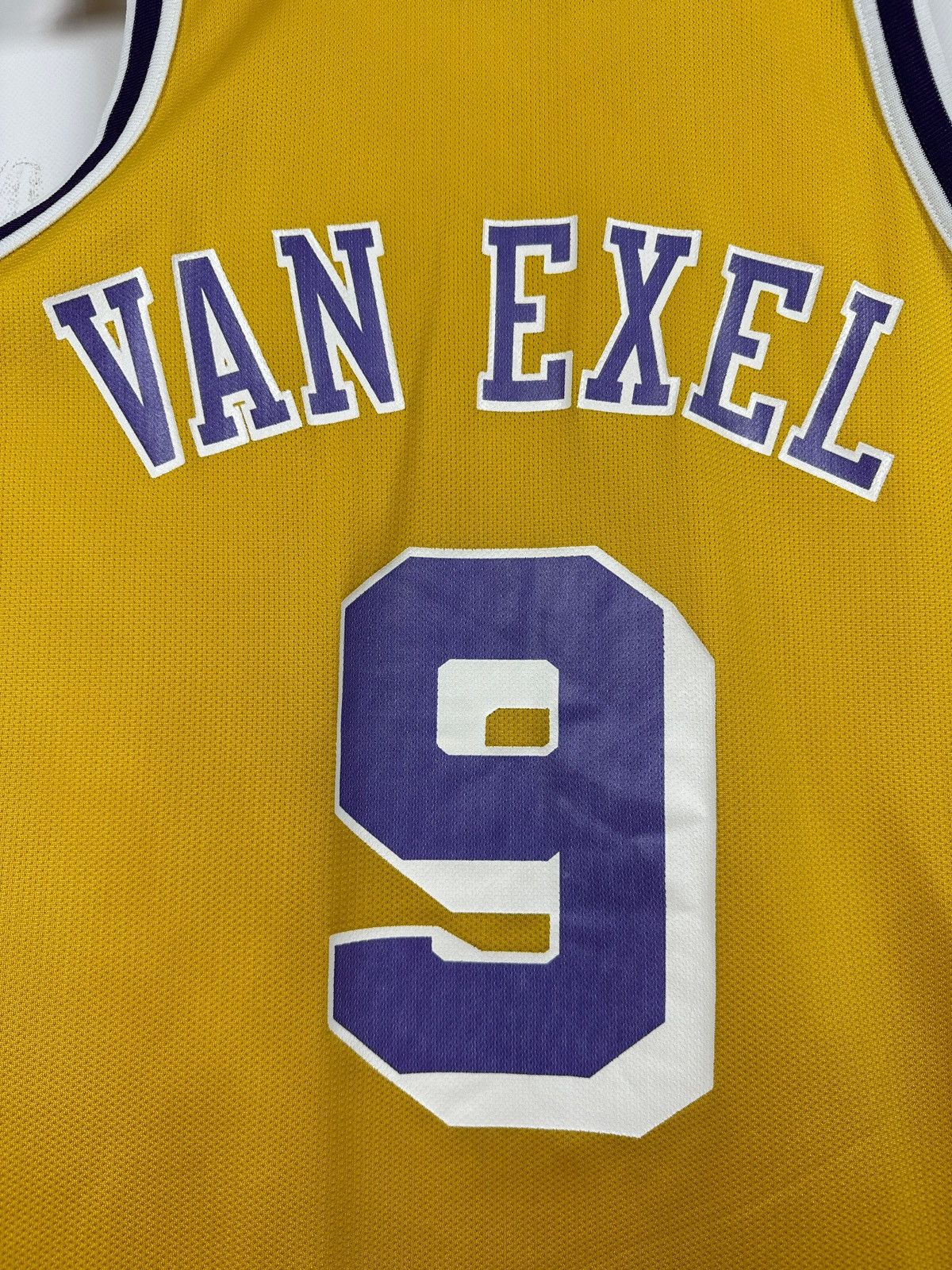 Champion Vintage Los Angeles Lakers Champion Van Exel #9 Jersey Size US S / EU 44-46 / 1 - 17 Thumbnail