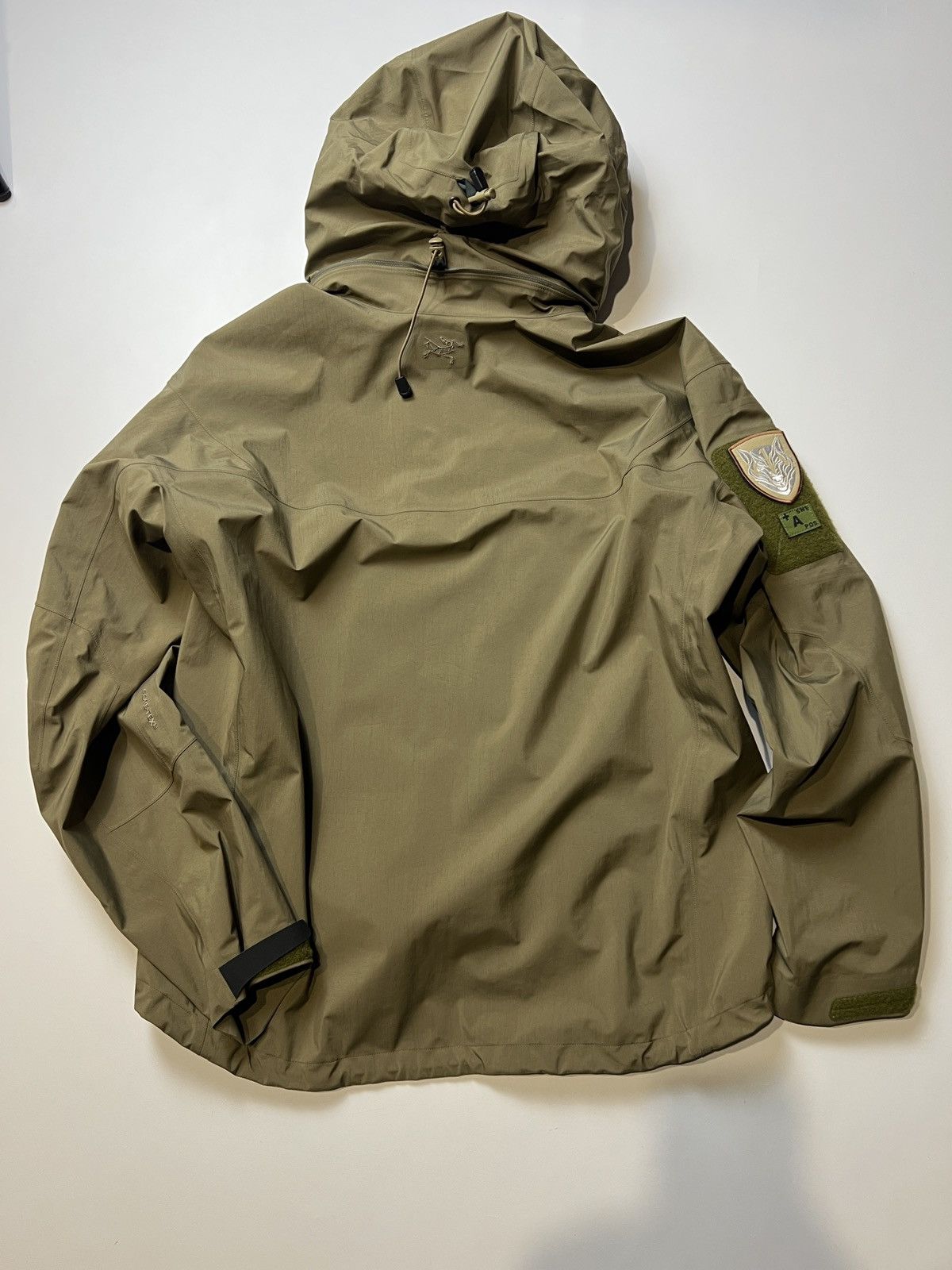 Arc'teryx Arc'teryx LEAF Alpha Gen 1 Jacket – Crocodile / Gore-Tex Size US XL / EU 56 / 4 - 7 Thumbnail