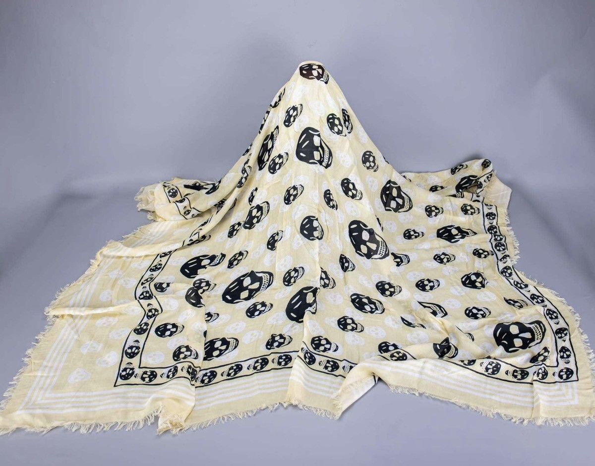 ALEXANDER MCQUEEN Skull Silk Scarf EsdeeKid Yellow/Black