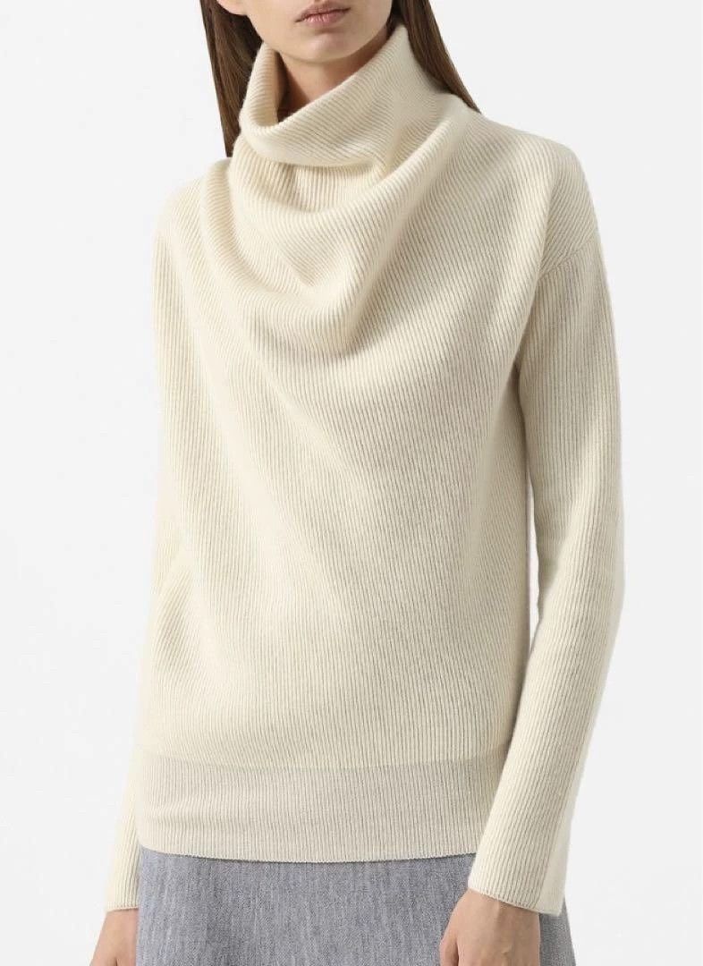 Loro Piana LORO PIANA She's wearing a cashmere cardigan Size L / US 10 / IT 46 - 1 Thumbnail