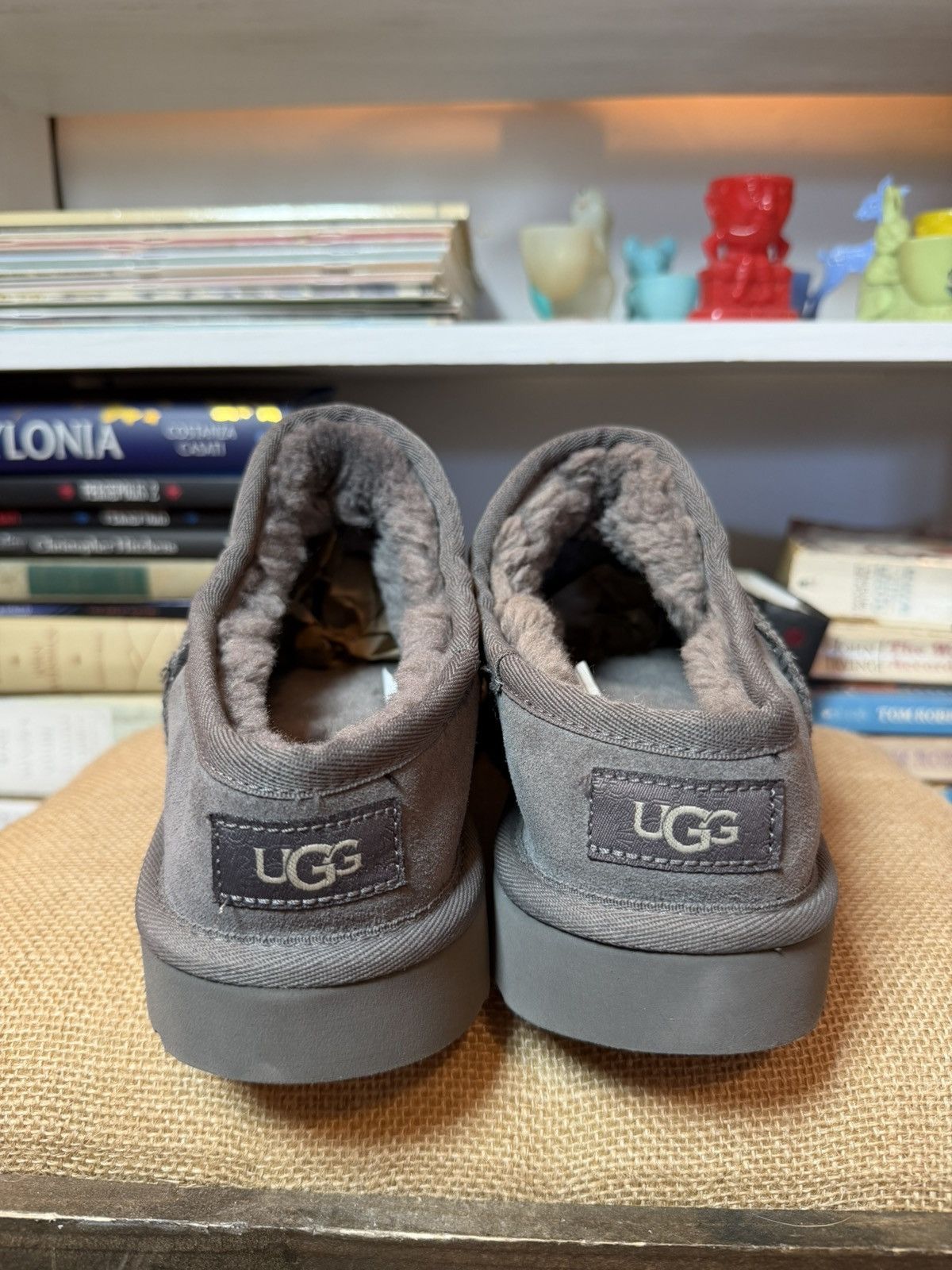 Ugg Ugg Classic Slipper Size US 10 / EU 43 - 3 Thumbnail