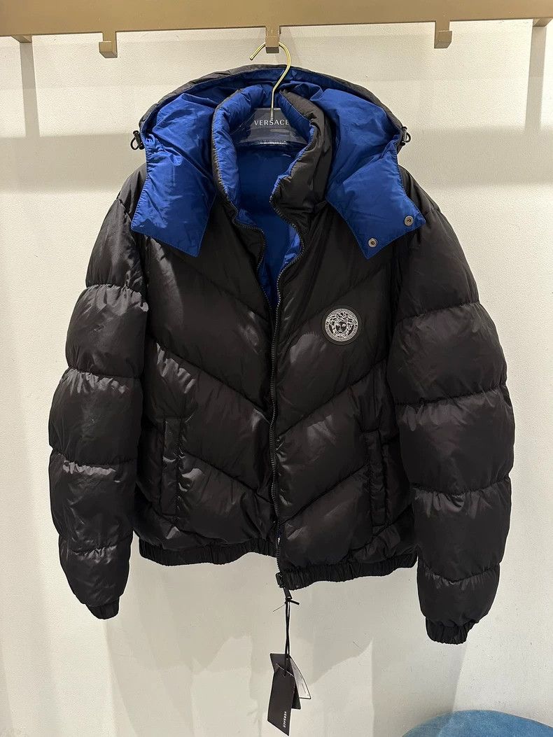 Versace Versace Wearing a gray goose down jacket on both sides Size US S / EU 44-46 / 1 - 1 Thumbnail