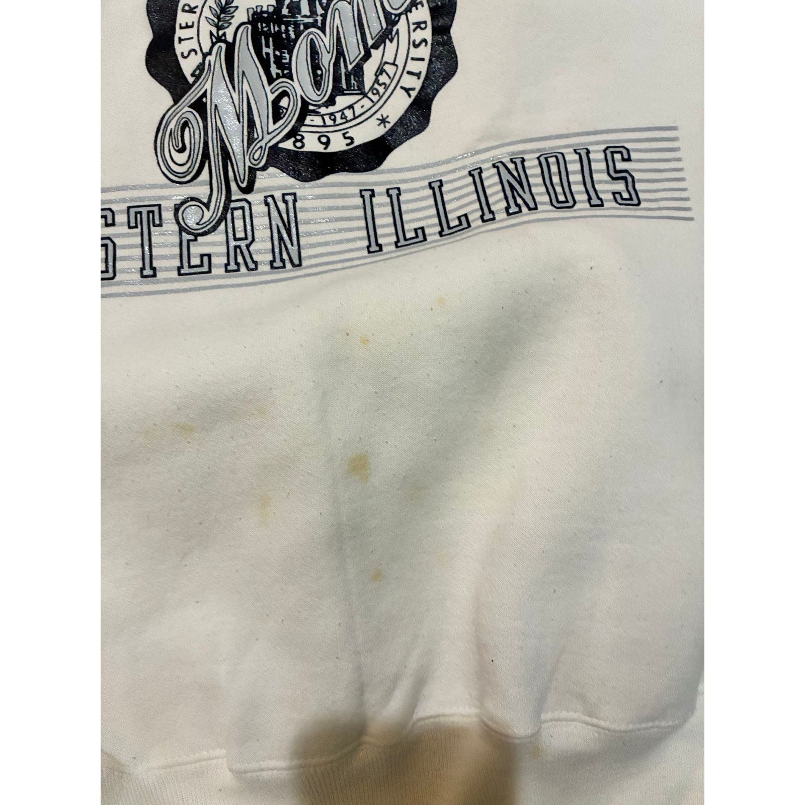Jansport Vintage Eastern Illinois Mom White XL Jansport Sweatshirt Size US XL / EU 56 / 4 - 7 Thumbnail