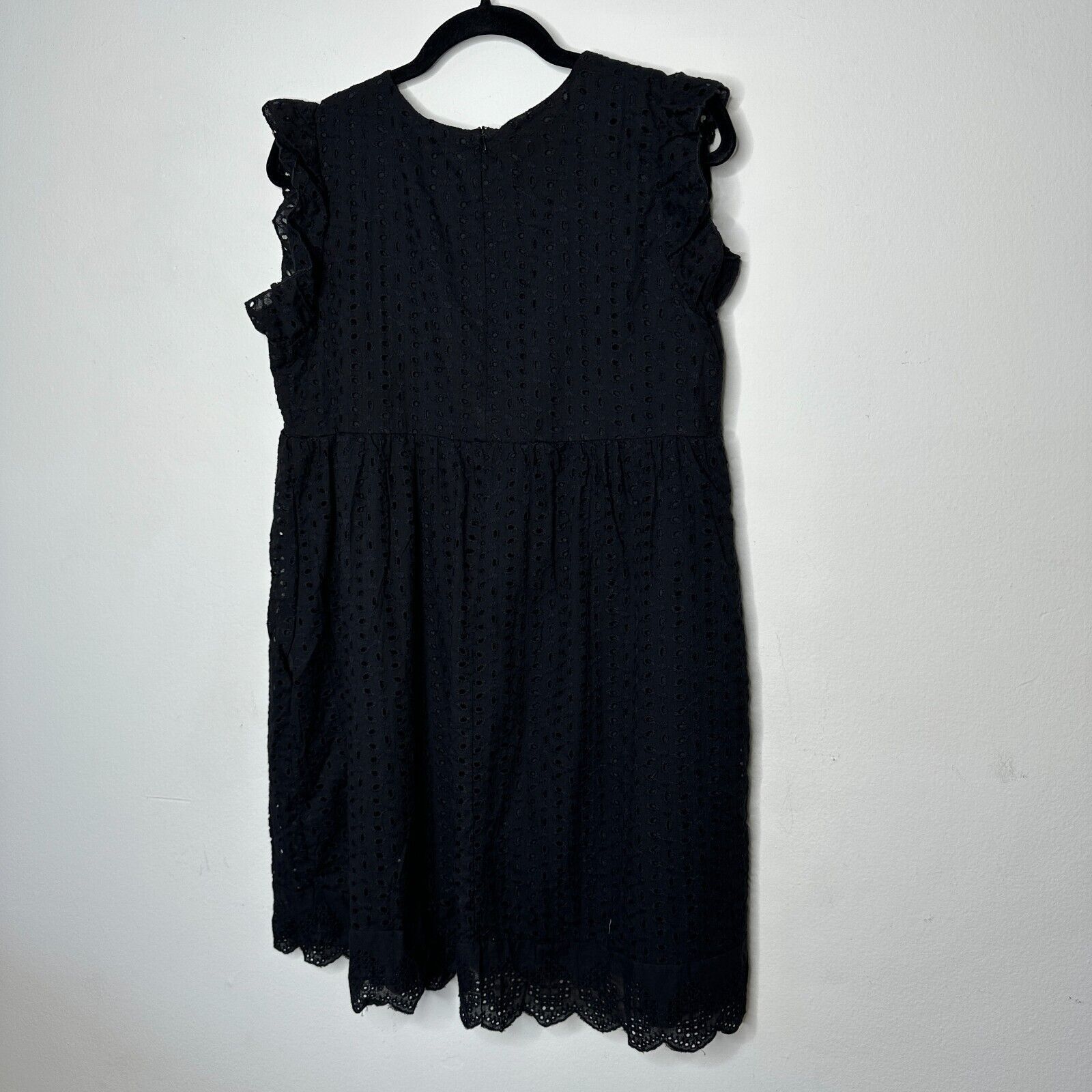 Other Black Eyelet Ruffle VNeck Zip Sleeveless Romper Empire Waist Size M / US 6-8 / IT 42-44 - 8 Thumbnail