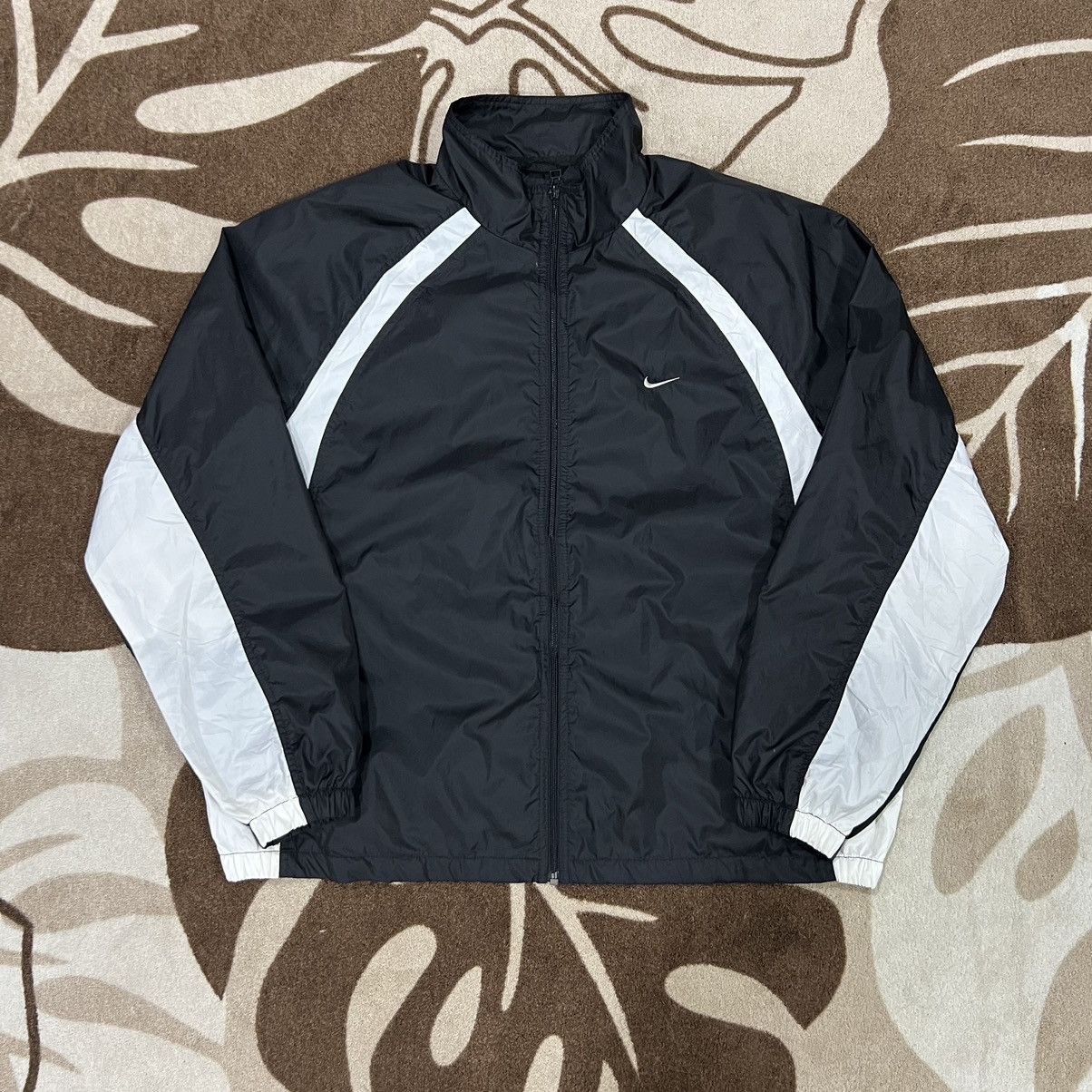 Nike Vintage Nike Windbreaker Jacket Size US L / EU 52-54 / 3 - 1 Thumbnail