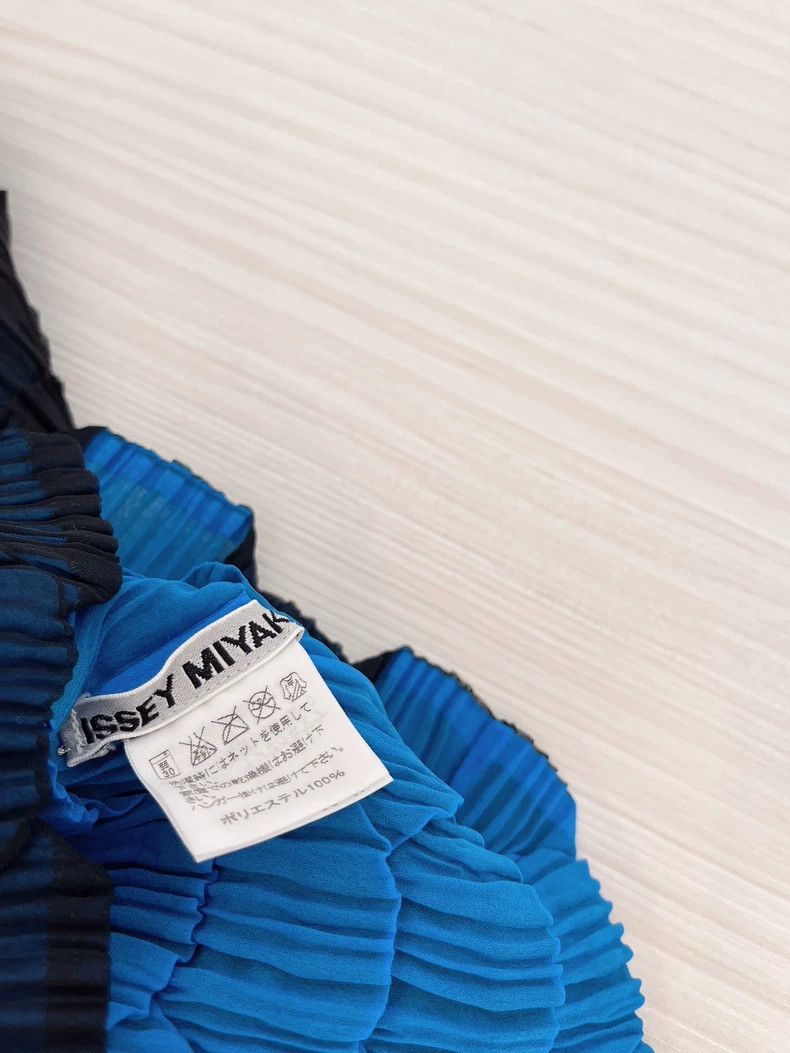 Issey Miyake Issey Miyake size:3 Mainline fish-scale and dragon-scale j Size XS / US 0-2 / IT 36-38 - 5 Thumbnail