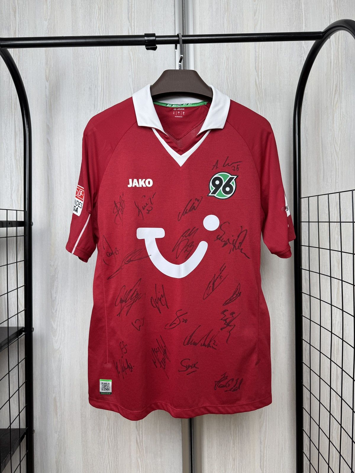 Other HANNOVER 96 2012 13 HOME Player Issue Shirt JAKO #17 DJOUROU Size US L / EU 52-54 / 3 - 1 Thumbnail