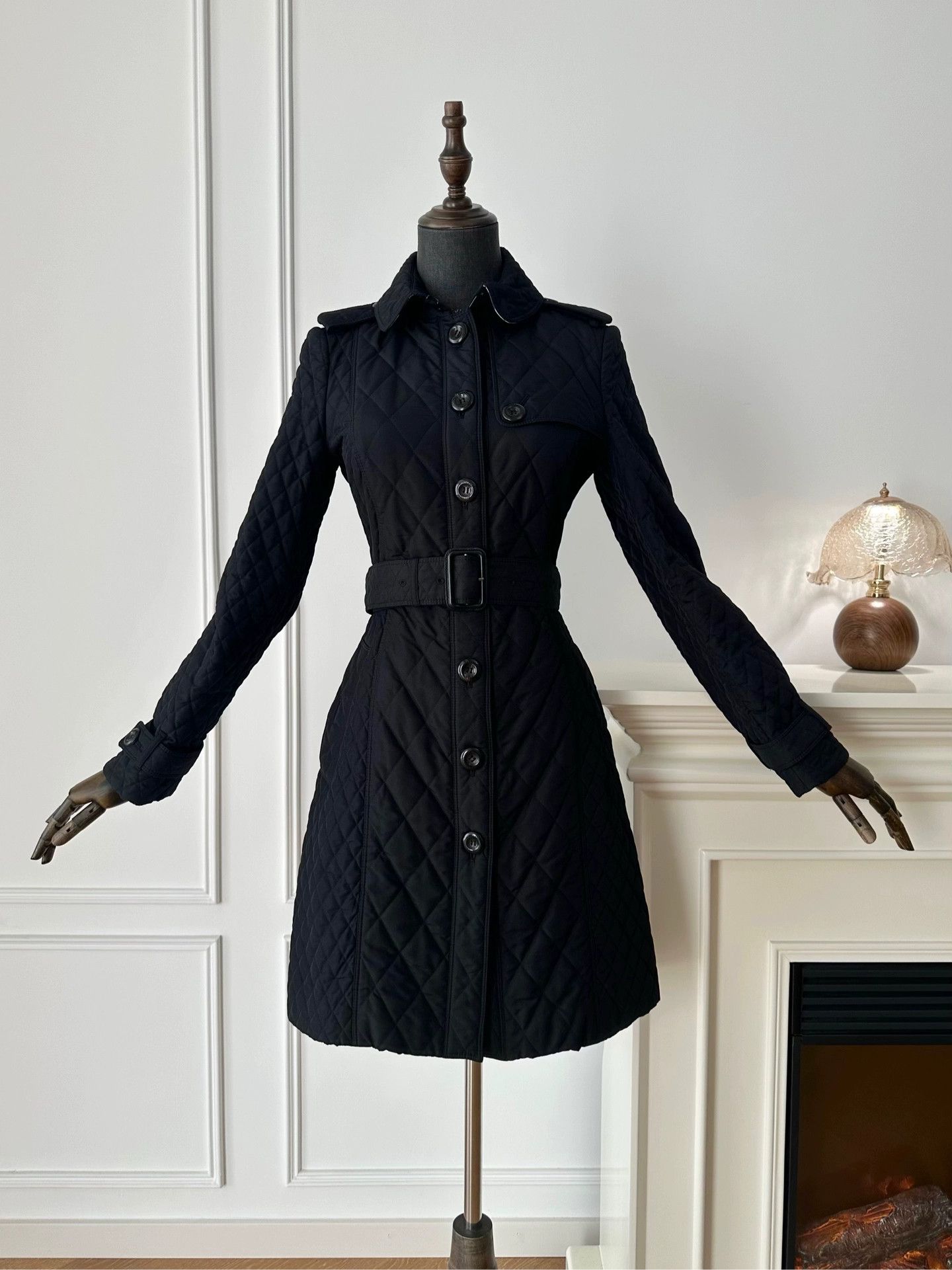 Burberry Burberry Quilted Mid-Length Coat Women Size US XS / EU 42 / 0 - 1 Thumbnail