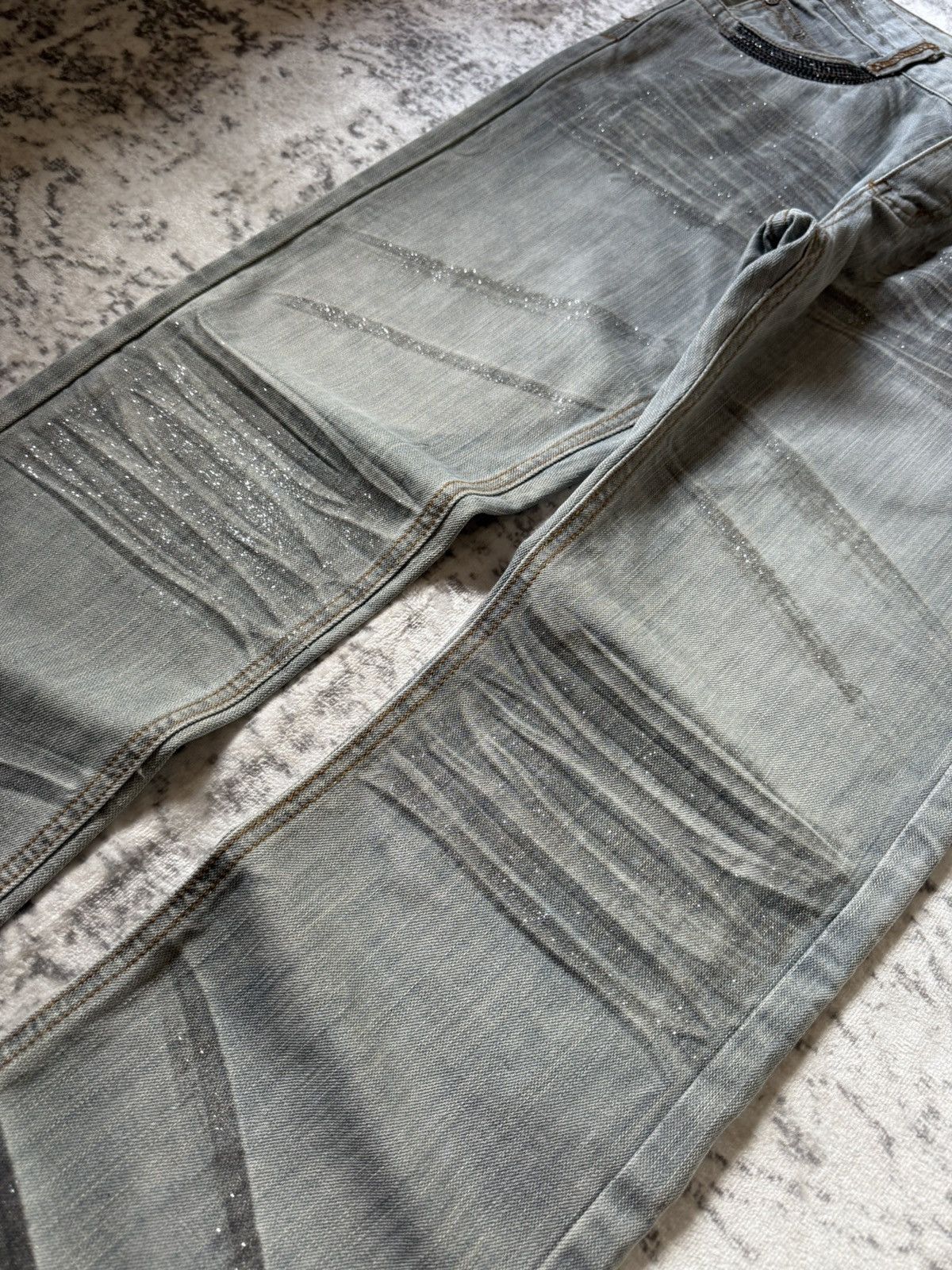 GOSTAR DE FUGA × Japanese Brand × Vintage Jue Dini Japan Smokey Gray Whisker & Claw Mark Glitter Jeans Size US 30 / EU 46 - 6 Thumbnail