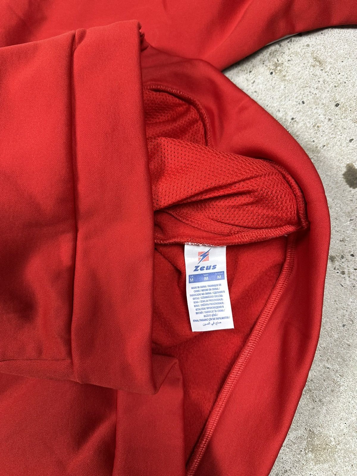 Vintage Vintage 2000s Zeus x Bari FC Red Training Top Sweatshirt Size US M / EU 48-50 / 2 - 10 Thumbnail