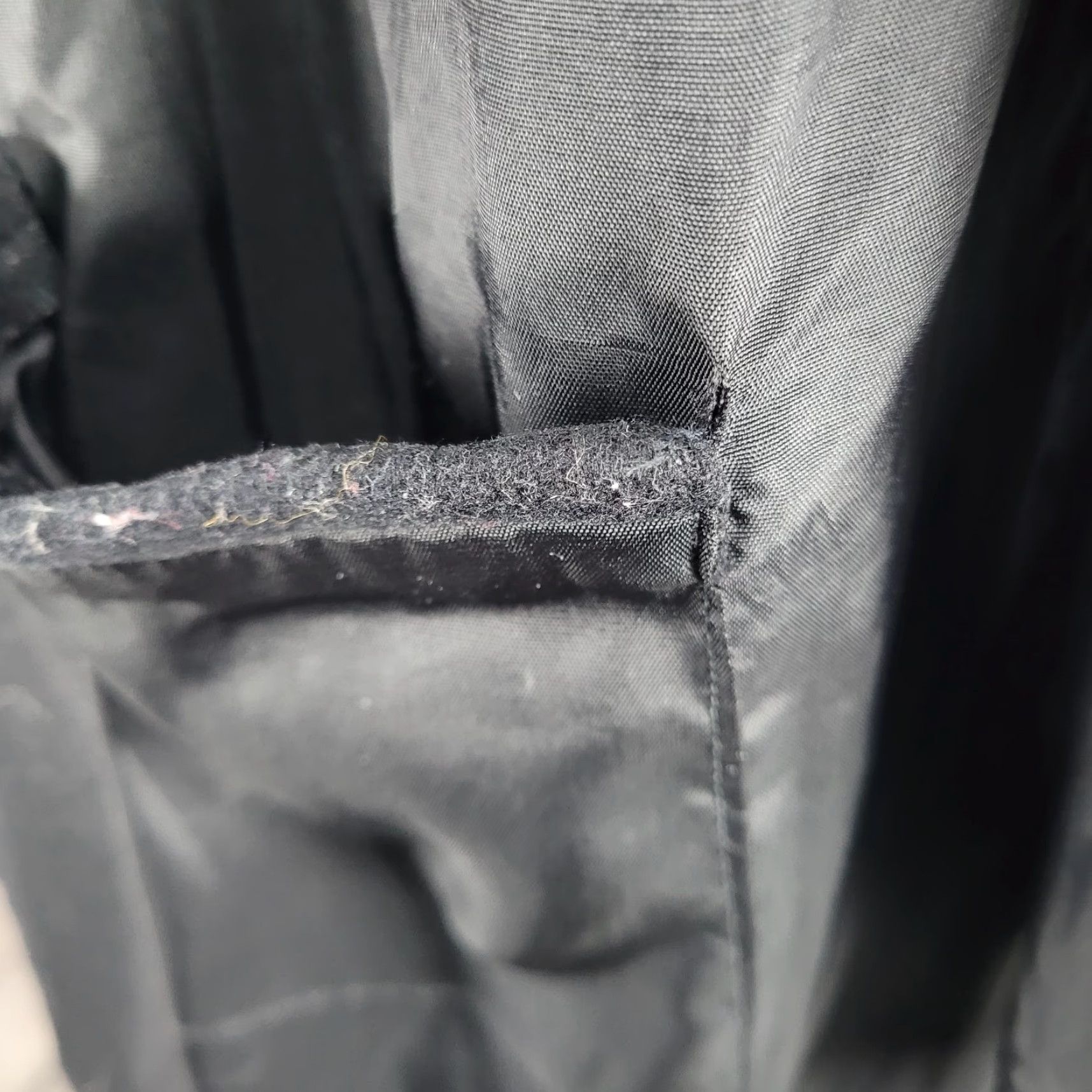 Vintage VINTAGE Alorna Coat Overcoat Wool Blend Double Breasted Buttoned Black L Large Women Pit to Pit 21.5 Shoulder to Hem 35 Sleeve 23.5" (defect) Size L / US 10 / IT 46 - 6 Thumbnail