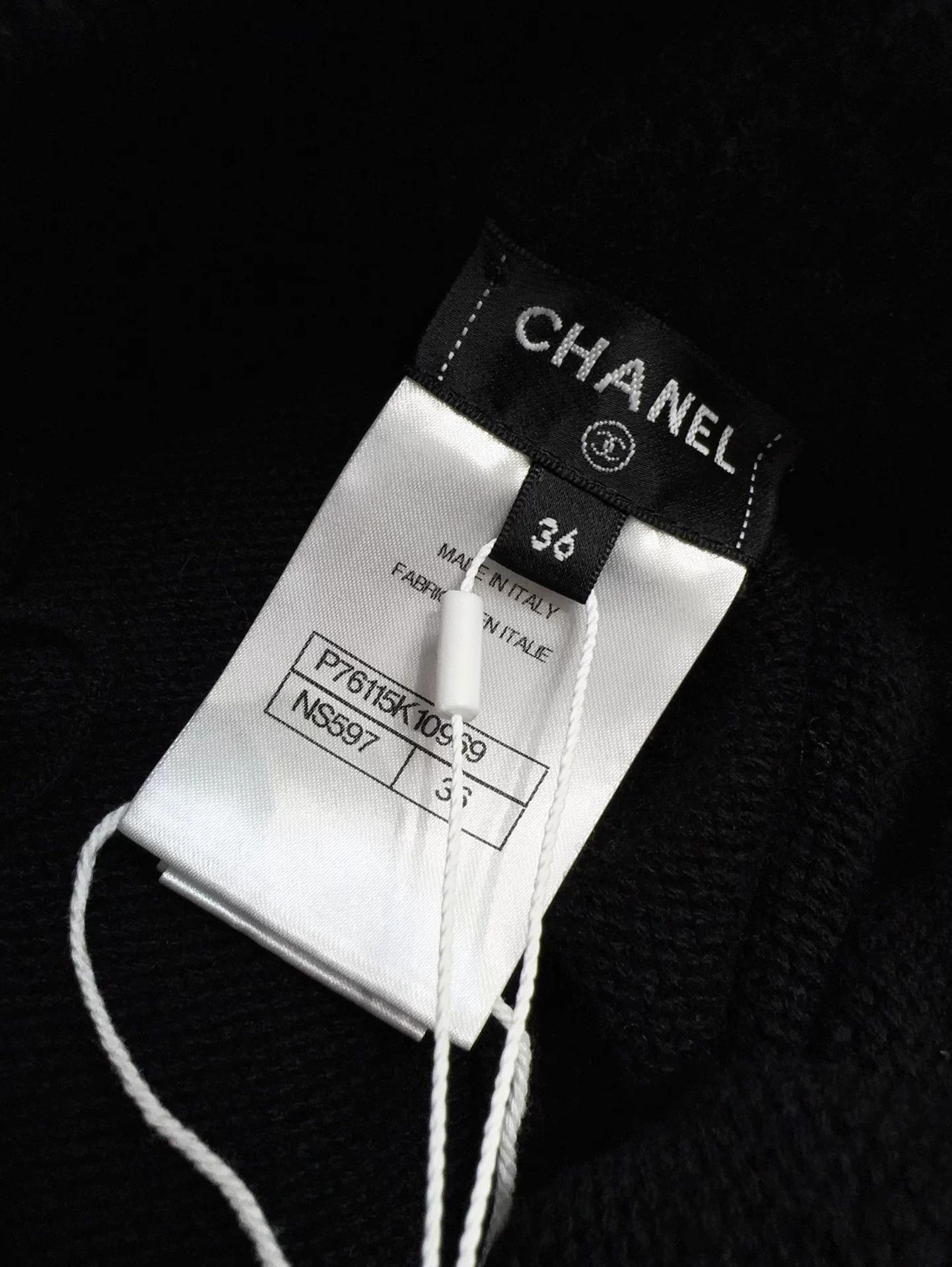 Chanel Chanel 23K Black Feather C Logo Knit Shorts 36 NWT Size 26" / US 2 / IT 38 - 6 Thumbnail