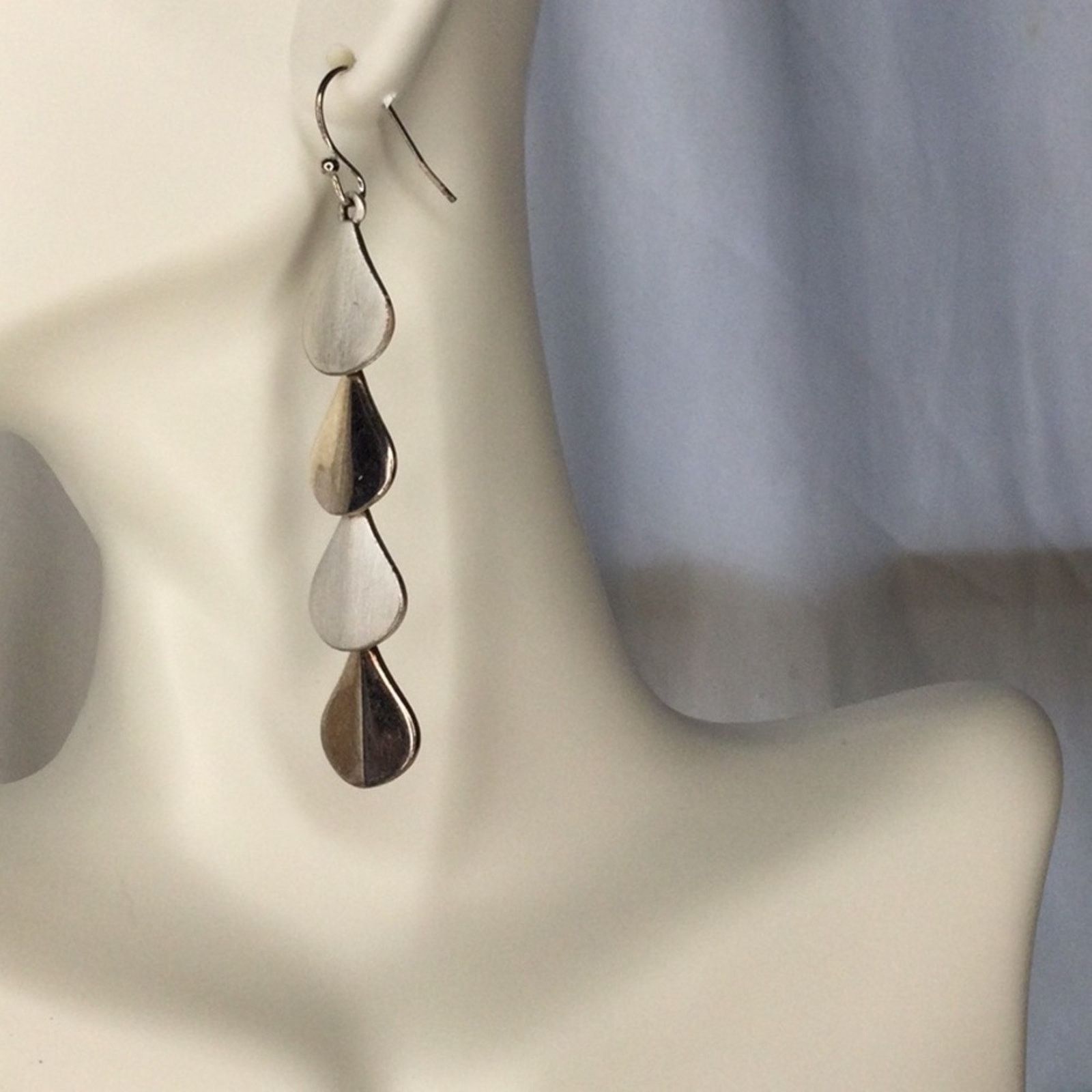 Other Retro Waterfall Cascade Teardrop Silver Tone Earrings Size ONE SIZE - 11 Thumbnail