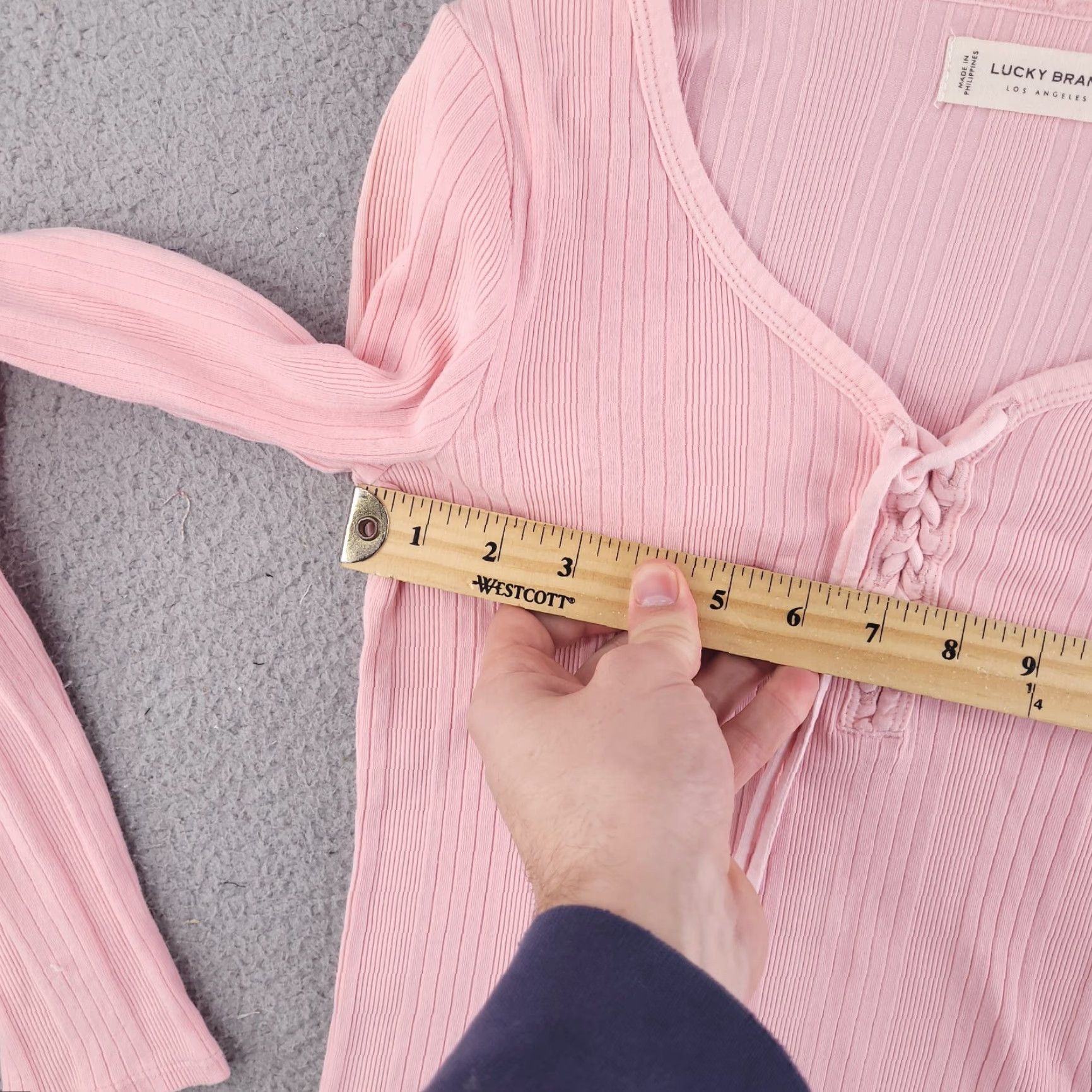 Lucky Brand **Lucky Brand Pink Crop Top Women's XS Ribbed Cable Long Sleeve** New title: **Lucky Brand Women's XS Pink Crop Top Ribbed Cable Long Sleeve** ``` Size XS / US 0-2 / IT 36-38 - 5 Thumbnail