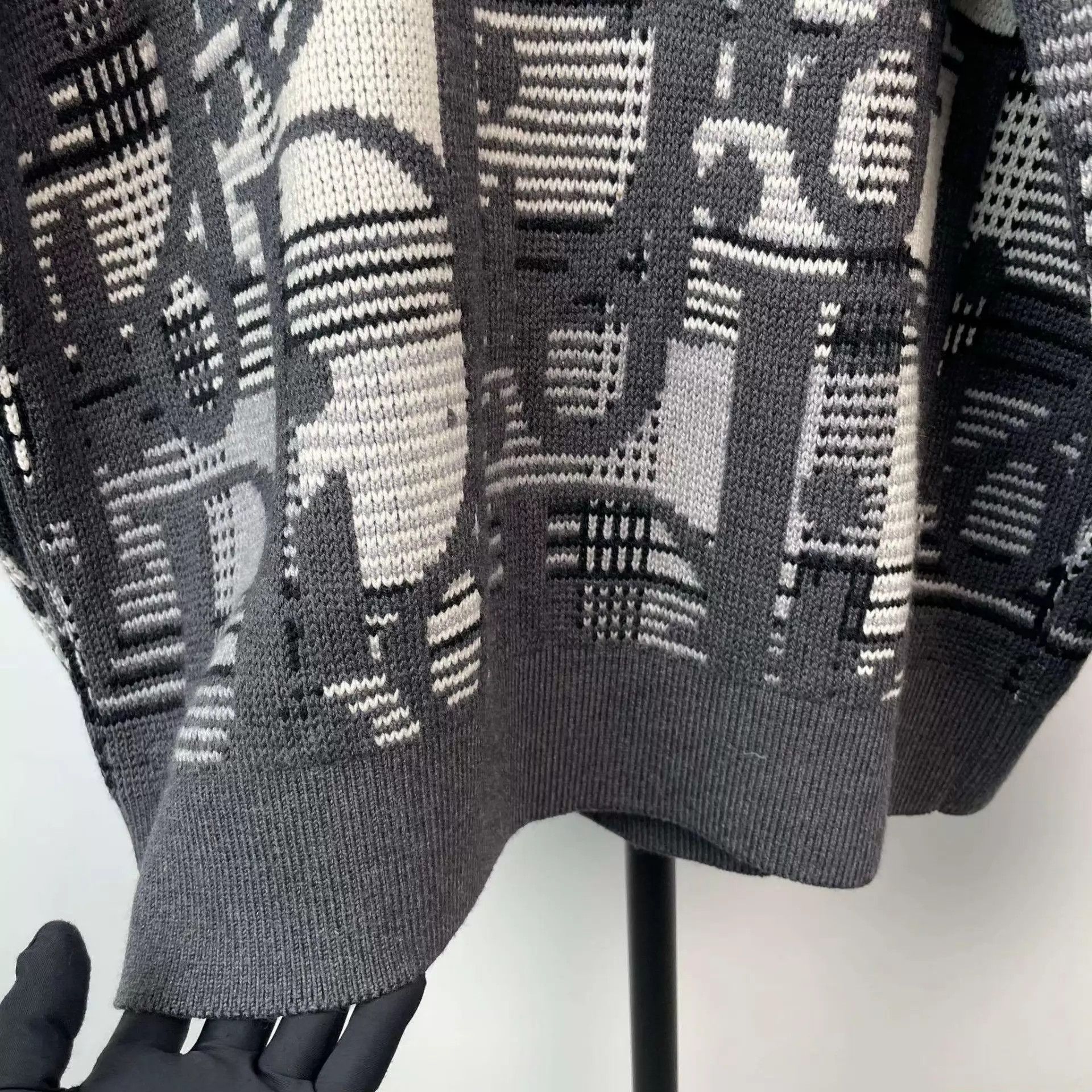 Dior Dior wool logo sweater gray L 98 new Size US L / EU 52-54 / 3 - 9 Thumbnail