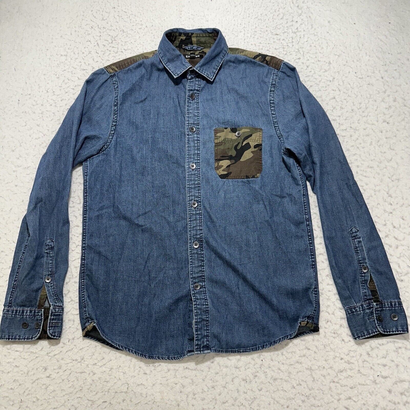 Express Express Small Blue Denim Button Down Shirt Green Camo Pocket Size US S / EU 44-46 / 1 - 1 Thumbnail