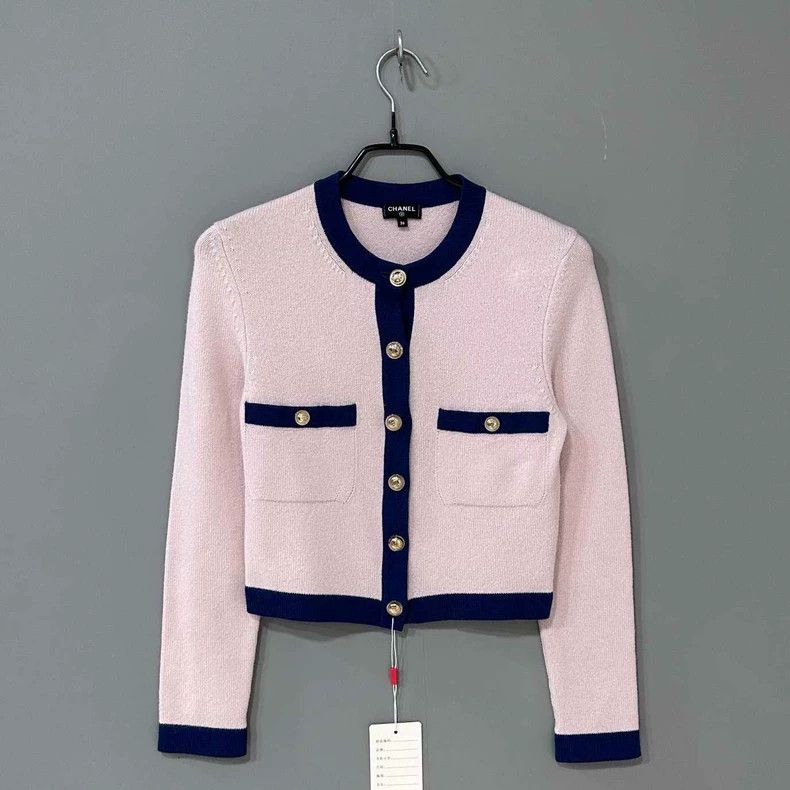 Chanel Pink Cashmere Cardigan by Chanel - dmc Size S / US 4 / IT 40 - 1 Thumbnail