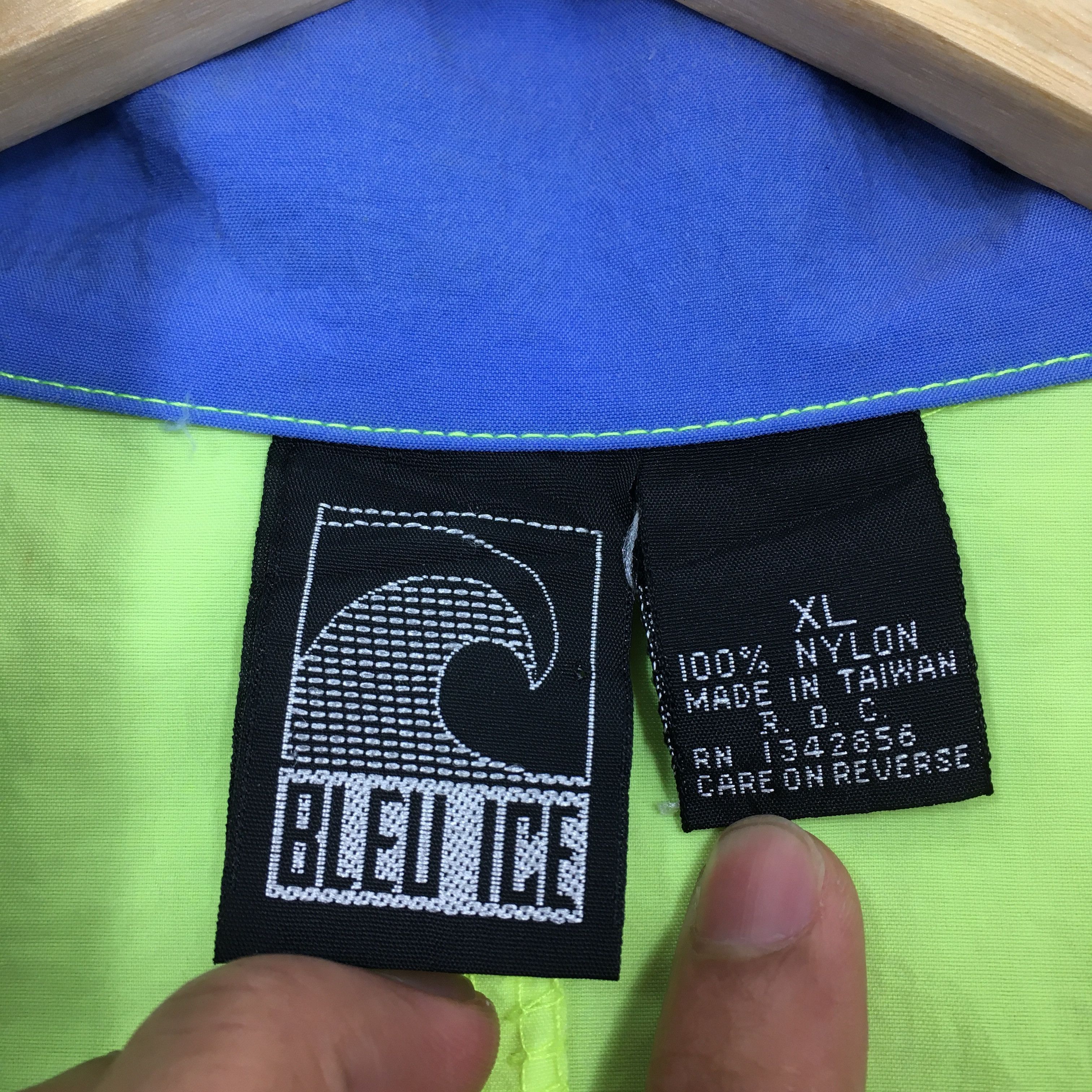 Vintage Vintage Bleu Ice Sportswear Neon Anorak Windbreaker XLarge Size US XL / EU 56 / 4 - 4 Thumbnail