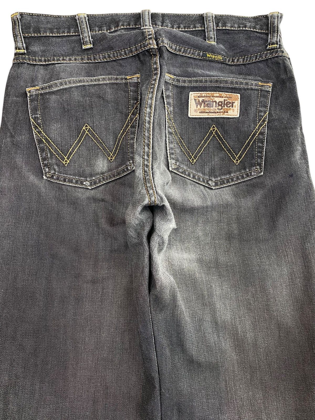 Wrangler Wrangler Whiskered Light Wash Straight Leg Jeans Size US 31 - 4 Thumbnail
