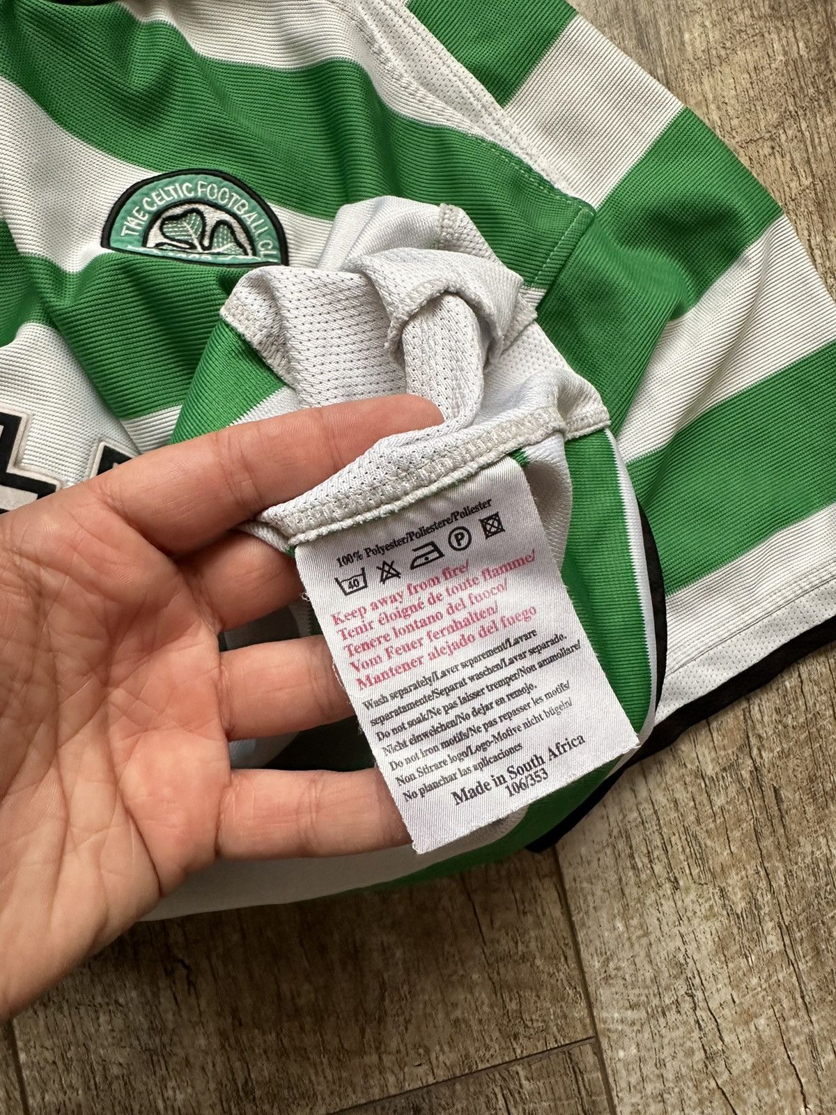 Umbro 2001/02 Umbro Celtic FC Distressed Vintage Home Jersey Size US L / EU 52-54 / 3 - 13 Thumbnail