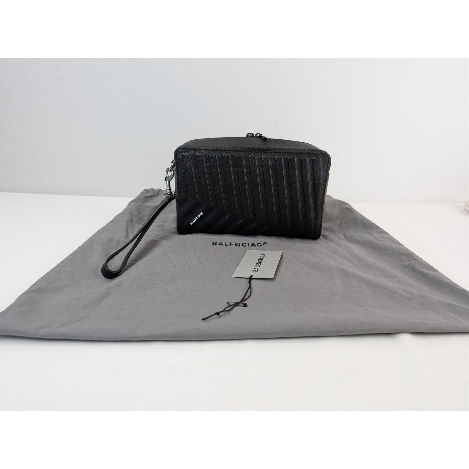 Balenciaga o1rshd1 Size: OS/ Chevron Car Print Embossed Leather Handbag Size ONE SIZE - 14 Thumbnail
