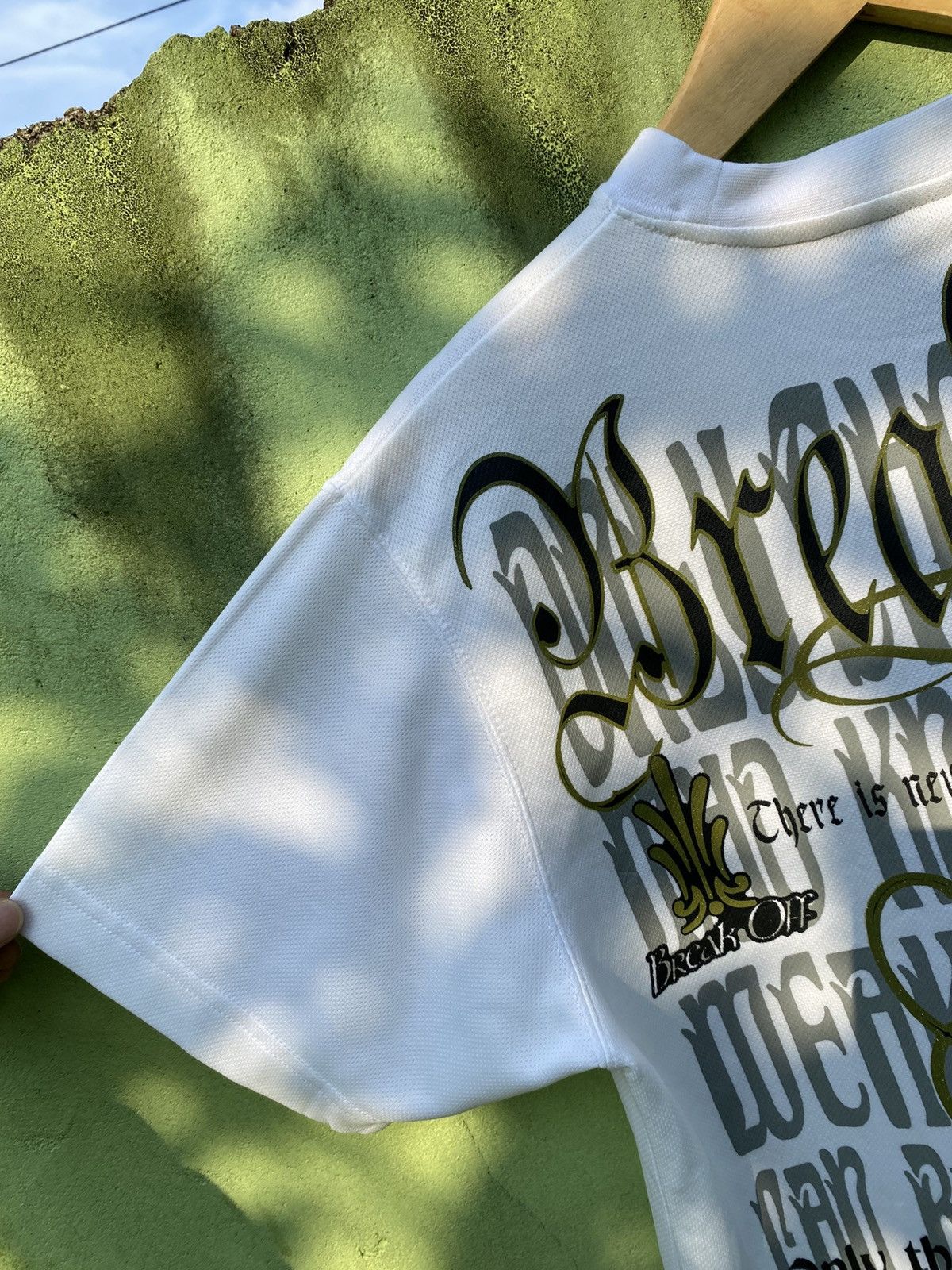 Japanese Brand Break Off Ornamental Gothic Typography Graphic T-Shirt White Size US M / EU 48-50 / 2 - 11 Thumbnail