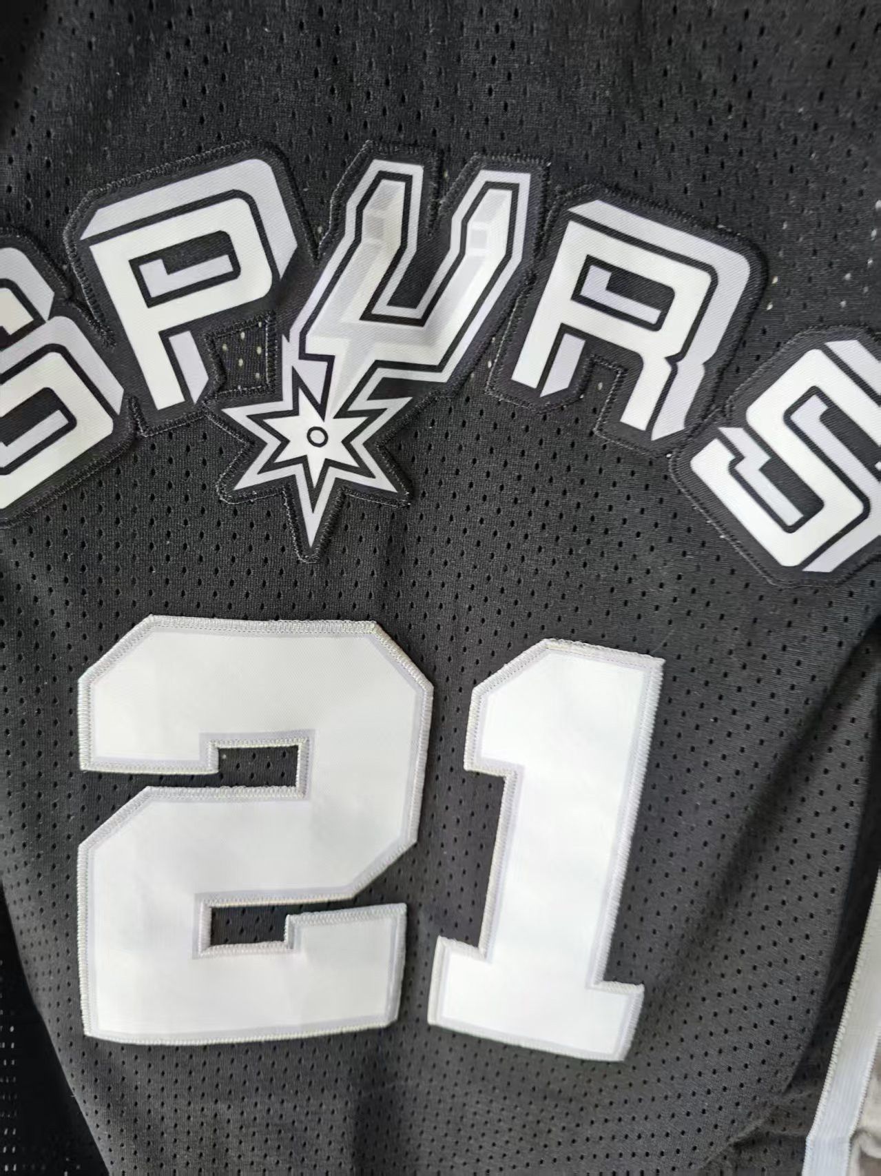 NBA San Antonio Spurs 21 Tim Duncan Jersey Stitched Size US M / EU 48-50 / 2 - 3 Thumbnail