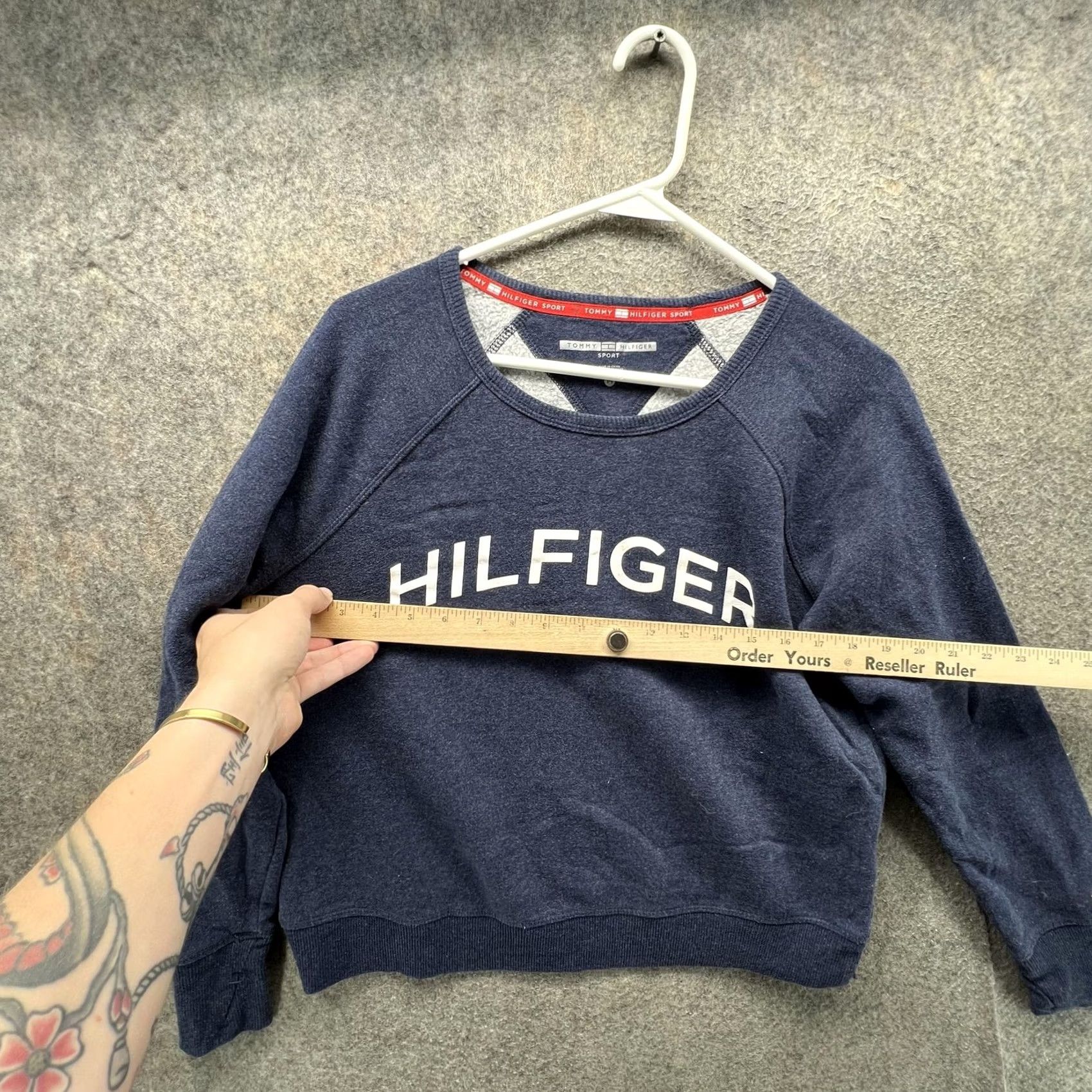 Tommy Hilfiger Tommy Hilfiger Sport Sweatshirt Womens M Blue Fleece Crewneck Logo Hoodie, Raglan Sleeve, Pullover, Casual Activewear Size M / US 6-8 / IT 42-44 - 4 Thumbnail