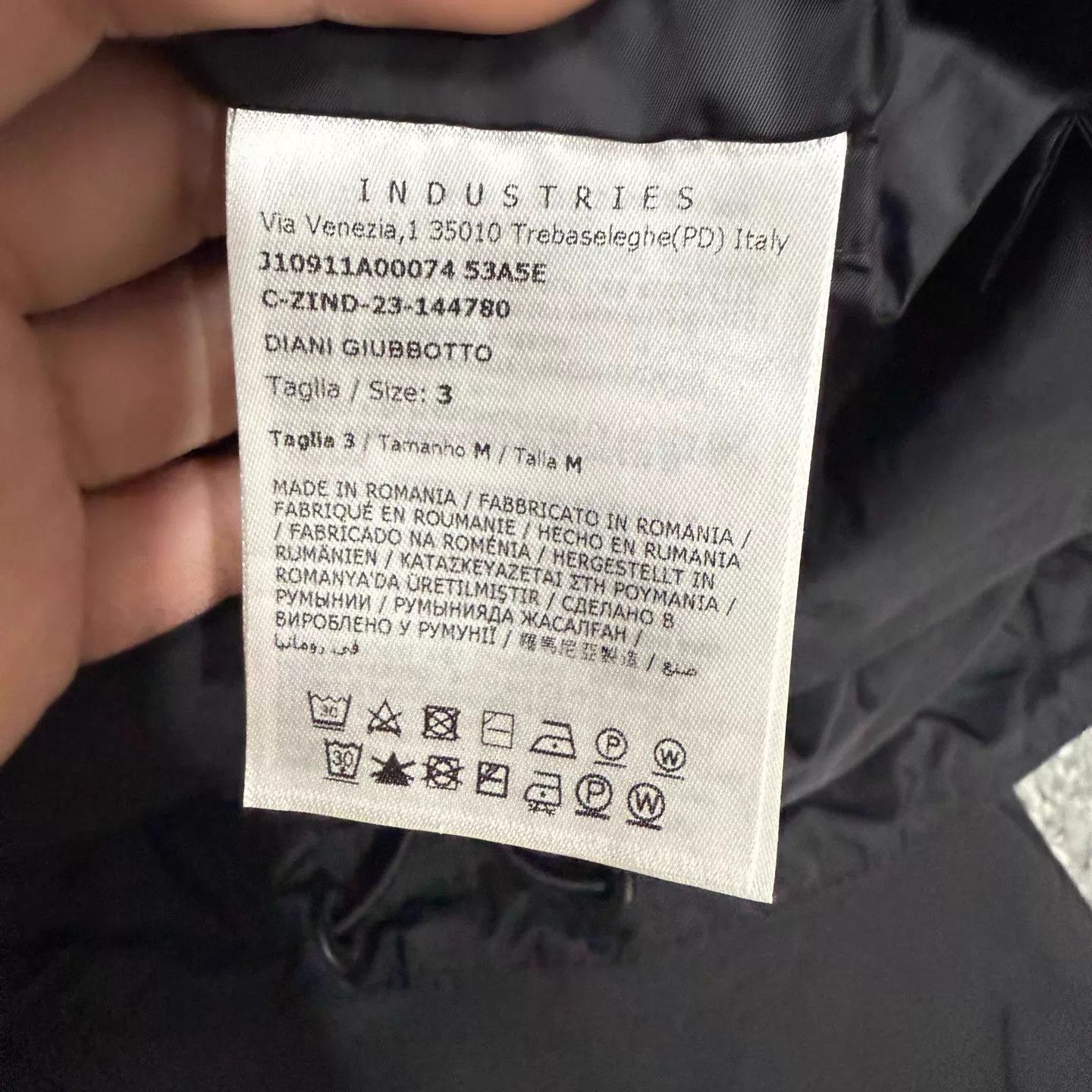 Moncler Moncler black heart logo nylon hooded jacket size 3 Size M / US 6-8 / IT 42-44 - 4 Thumbnail