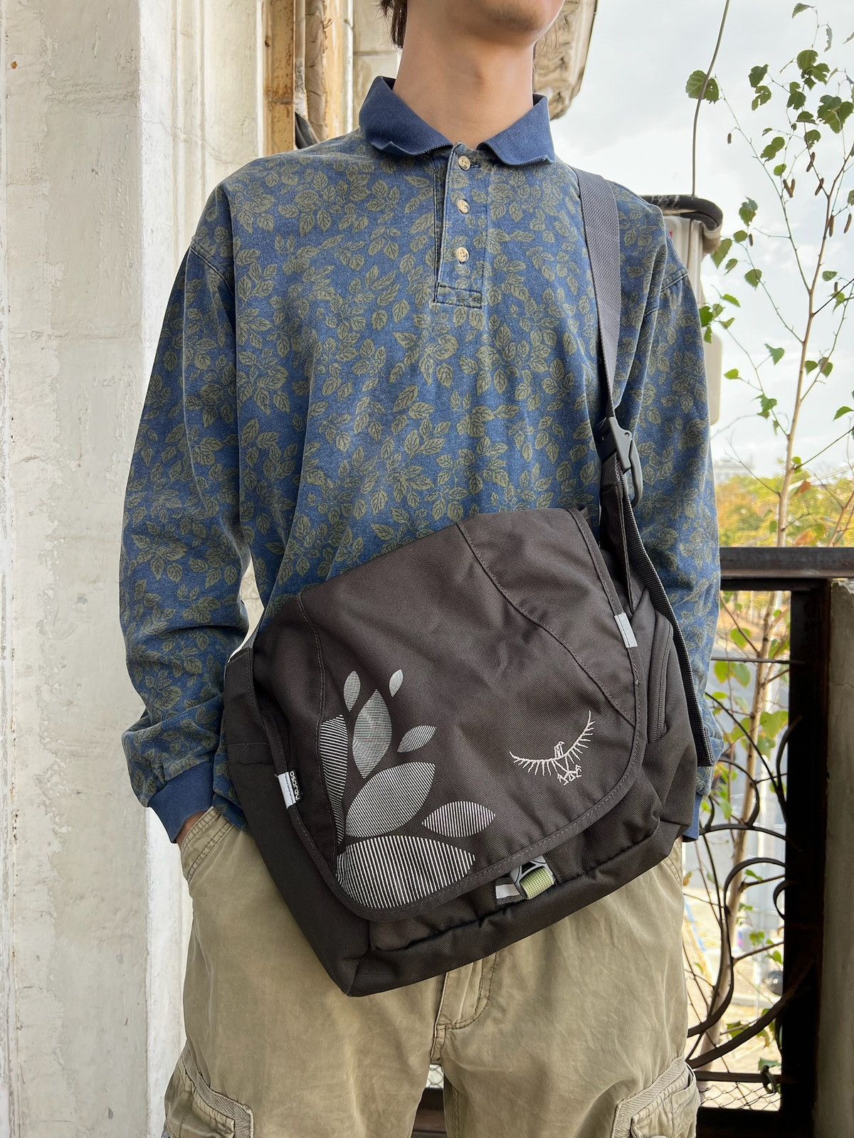 Flapjack courier shoulder bag deals