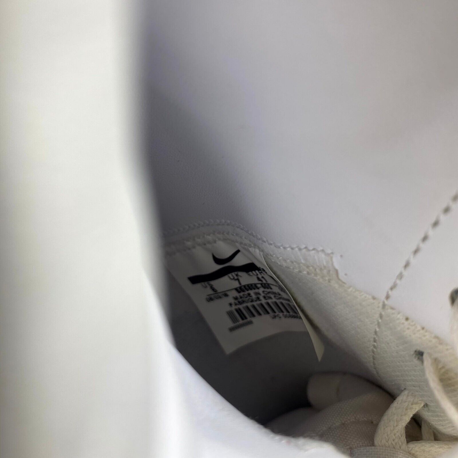 Nike NEW Nike Blazer Mid '77 VNTG Sneaker White Red BQ6806-600 Size US 8 / EU 41 - 8 Thumbnail