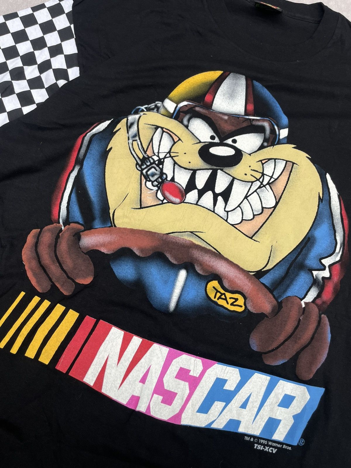 Vintage Vintage 1995 NASCAR Looney Tunes Taz Tee (USA made) Size US XL / EU 56 / 4 - 2 Thumbnail