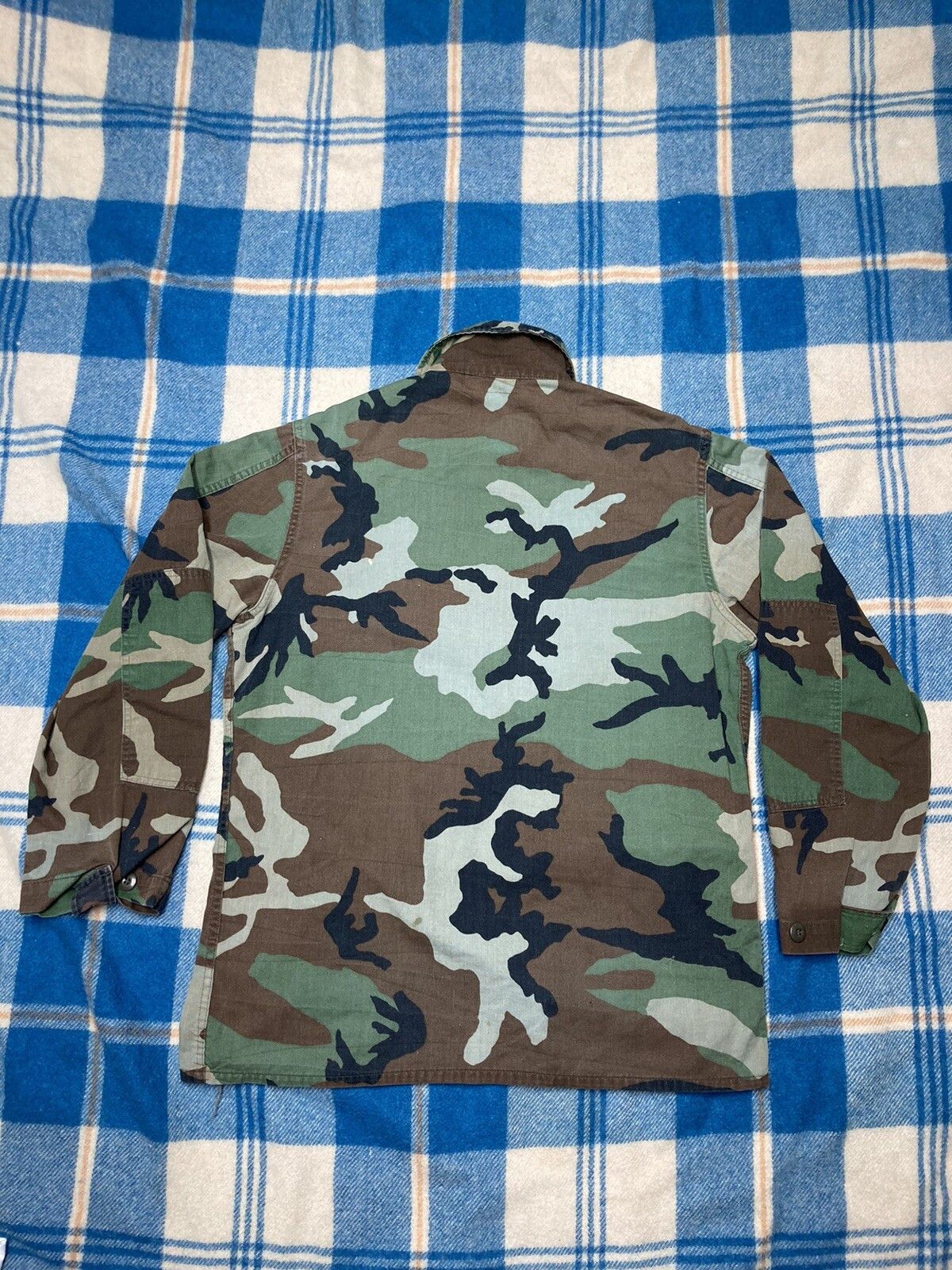 Vintage 70s army OG-107 field shirt hidden buttons camo military M/L Size US M / EU 48-50 / 2 - 9 Thumbnail