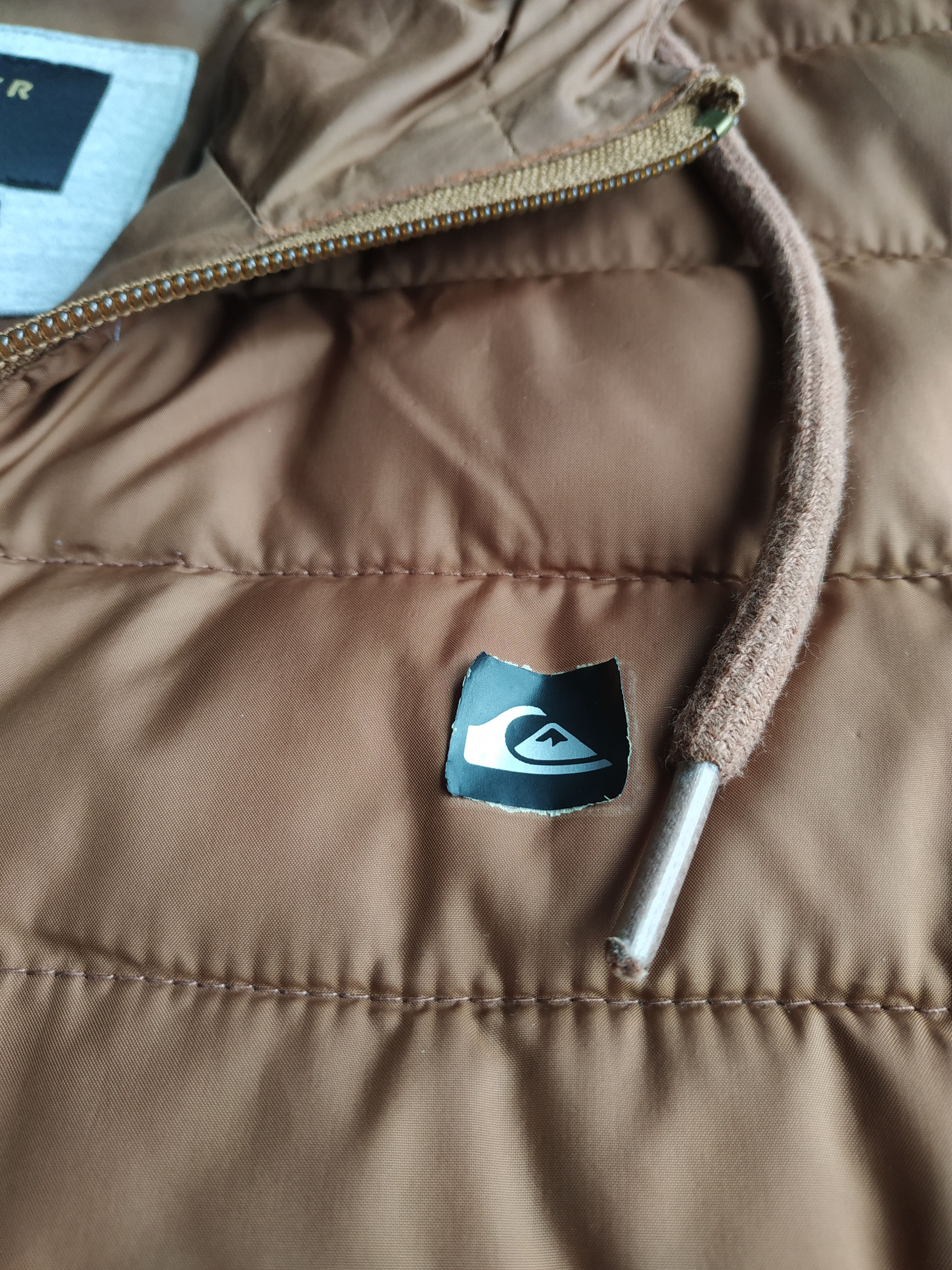 Quiksilver QUIKSILVER Men's Light Puffer Jacket, s. SMALL, fit. M Size US S / EU 44-46 / 1 - 7 Thumbnail