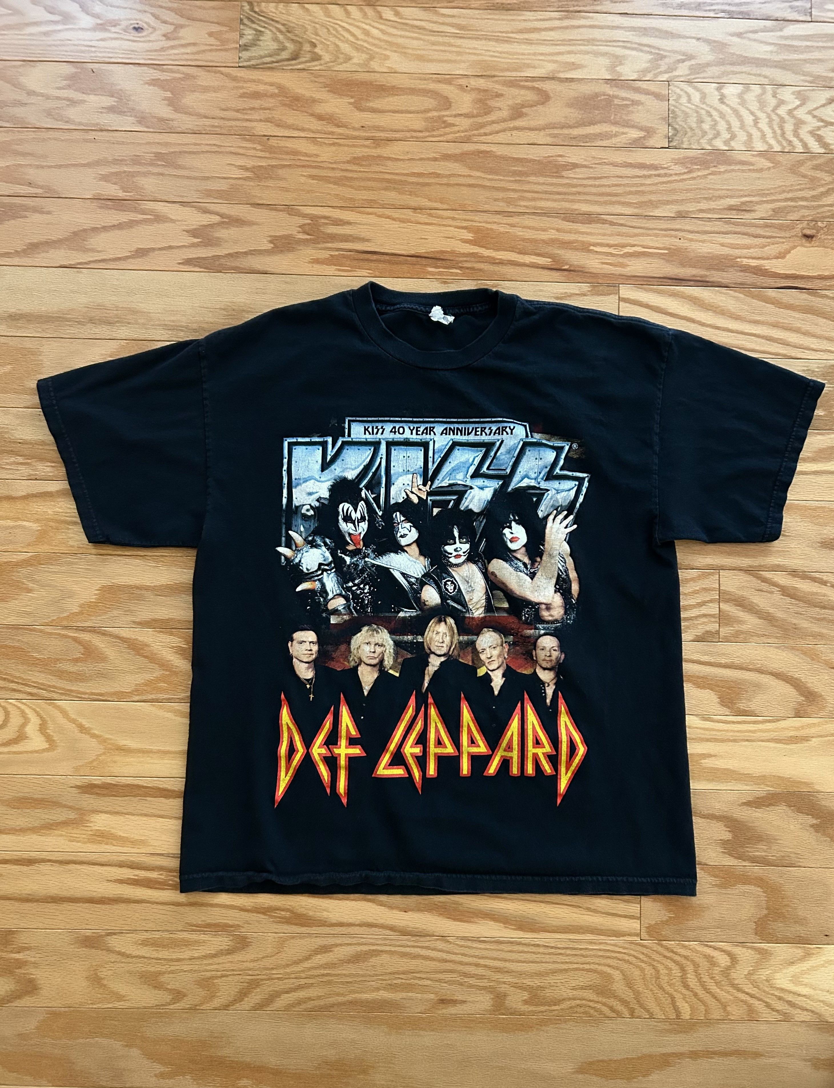 Vintage KISS x Def Leppard 2014 Tour Tee Size US XL / EU 56 / 4 - 1 Thumbnail