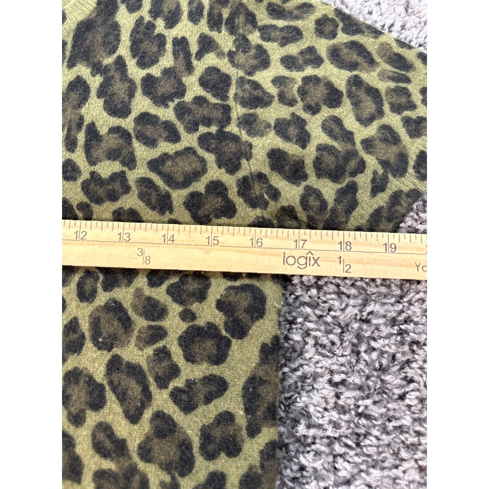 Vintage VINTAGE Casual Corners T Shirt Womens Small Leopard Print Rabbit Hair Lambswool Shirt, Green, Crew Neck, Short Sleeve, Casual, Basic, S, Regular Size S / US 4 / IT 40 - 3 Thumbnail