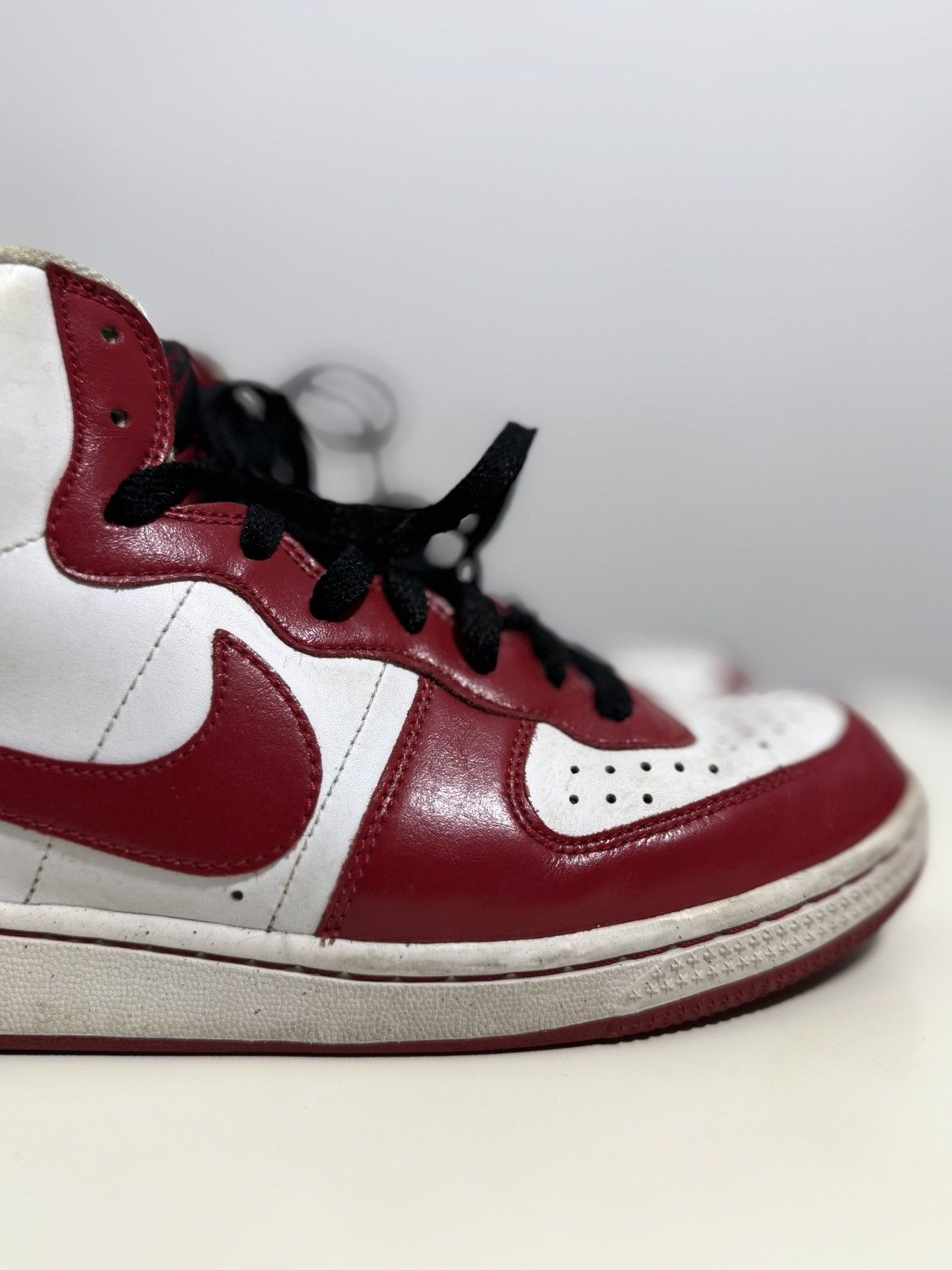 Nike Vintage 2009 Nike Mid University Red Sneakers 10.5 US Size US 10.5 / EU 43-44 - 3 Thumbnail