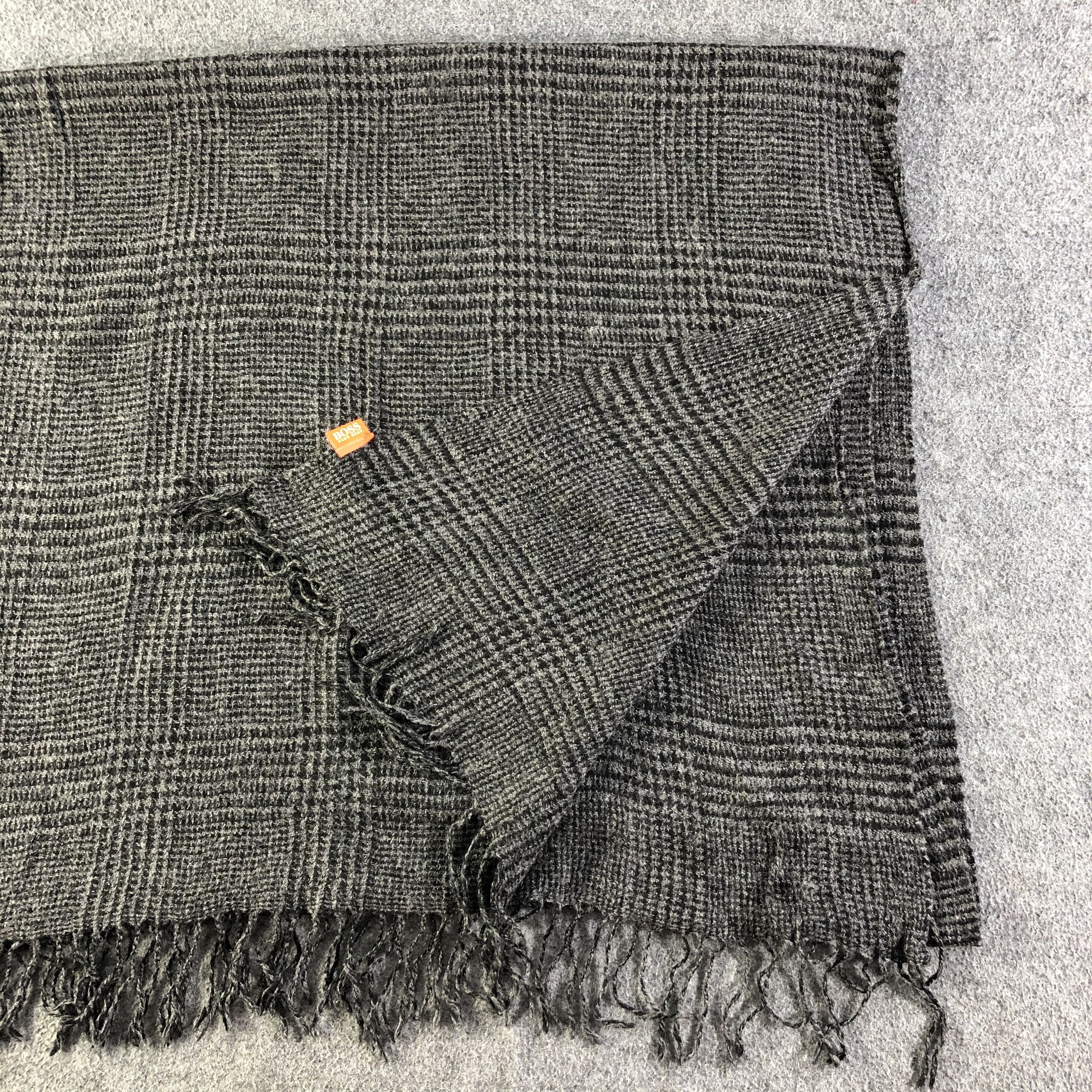 Hugo Boss Hugo Boss Scarf / Muffler / Neckwear P660 Size ONE SIZE - 5 Thumbnail