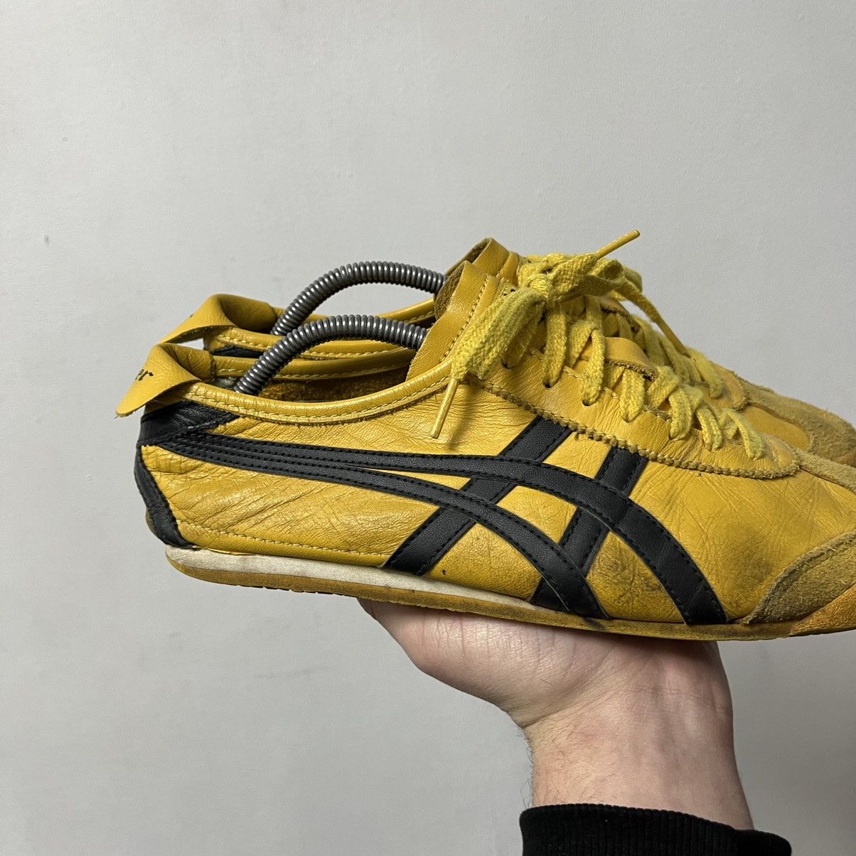 Asics Vintage Asics Onitsuka Tiger 66 Kill Bill Leather Sneakers Size US 8.5 / EU 41-42 - 2 Thumbnail