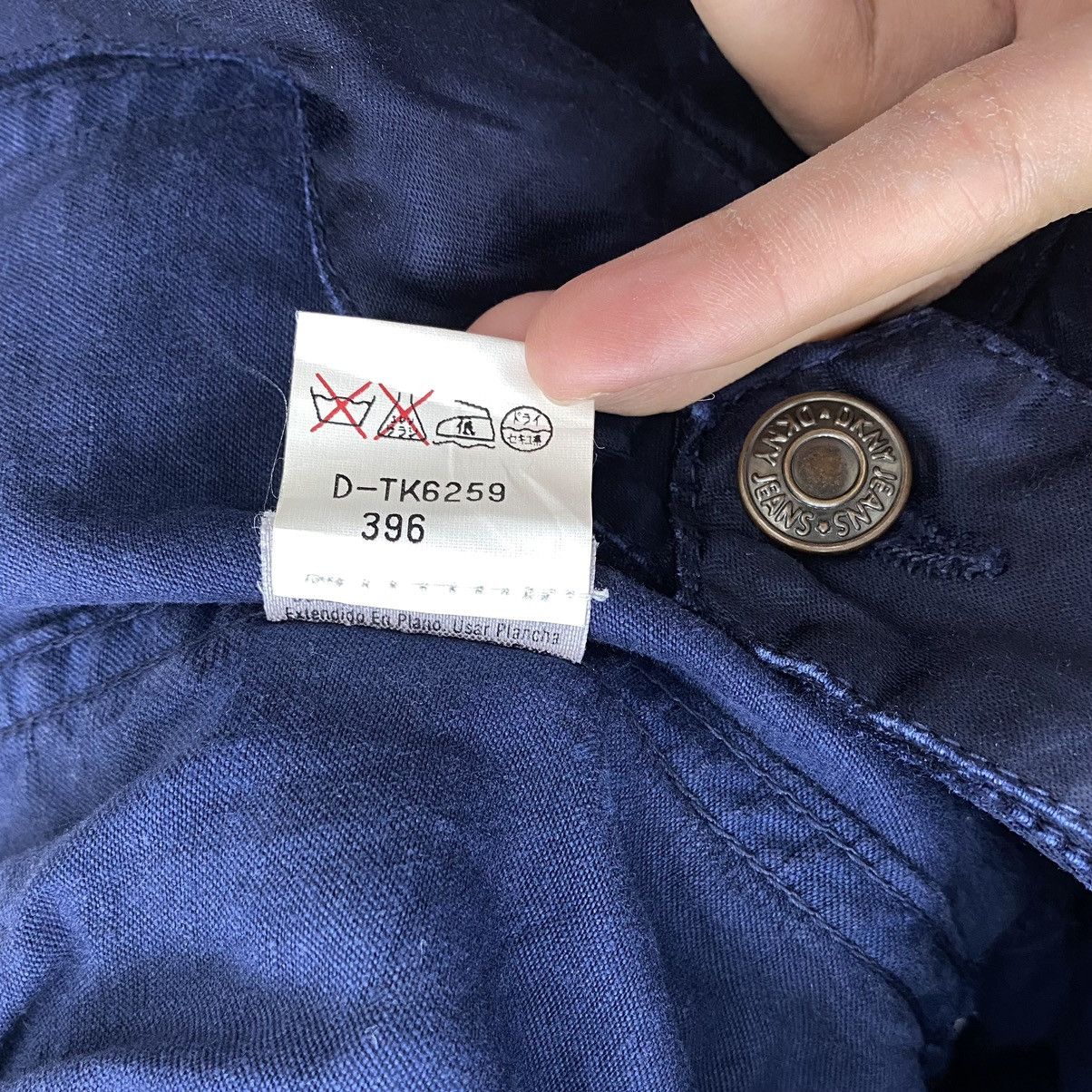DKNY × Donna Karan DONNA KARAN New York DKNY Jeans Button Up Short Style Jeans Size S / US 4 / IT 40 - 6 Thumbnail